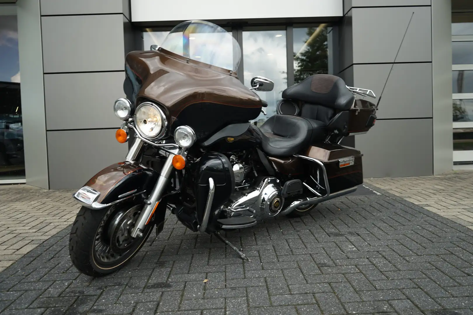 Harley-Davidson Electra Glide 103 FLHTK Ultra Limited 110 An.Ed. Electra Glide U Bruin - 2