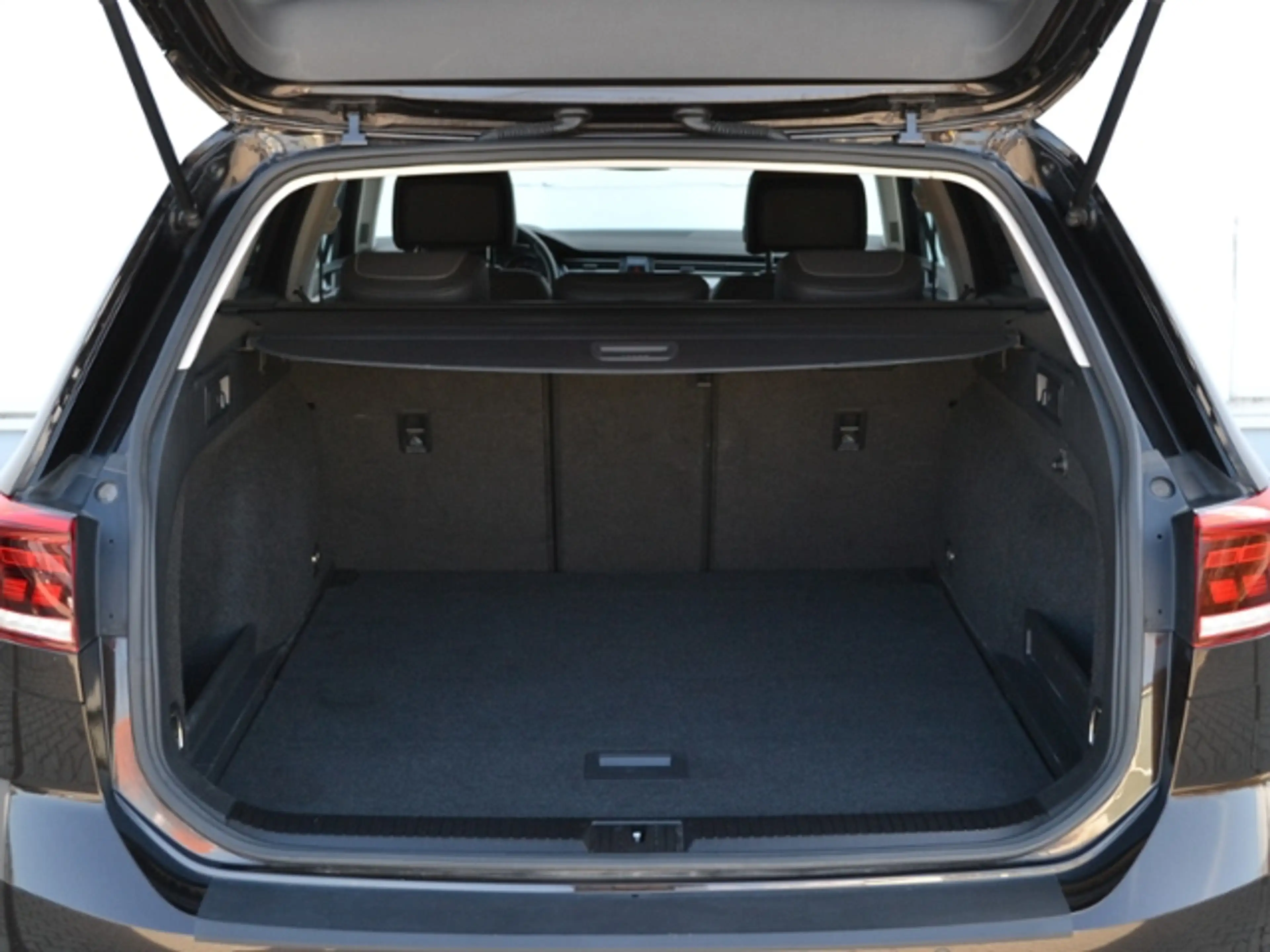 Volkswagen Passat Alltrack 2.0 TDI 190 PS 4Motion DSG LED/NAVI+VZE/BUSINESS- — photo 14