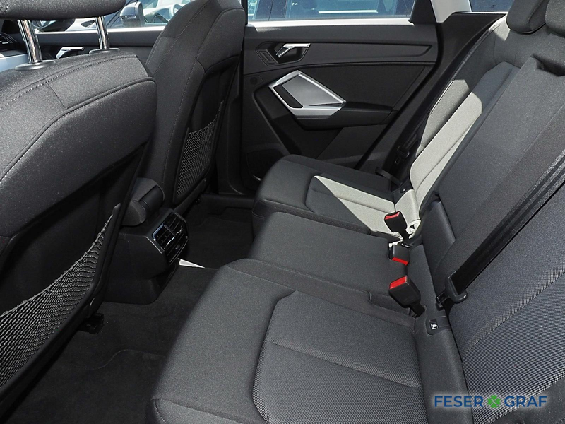 Audi Q3 35 TDI advanced ACC AHK LED Navi RüKa Sitzh. — photo 6