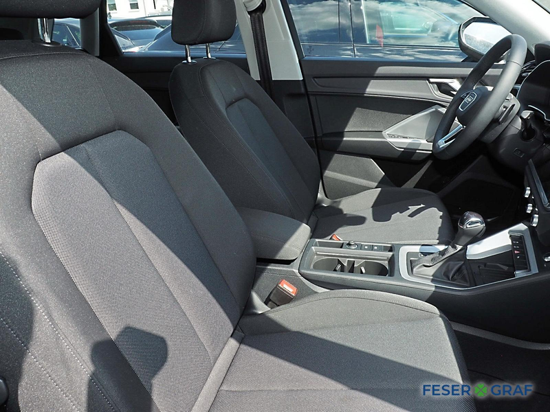 Audi Q3 35 TDI advanced ACC AHK LED Navi RüKa Sitzh. — photo 5