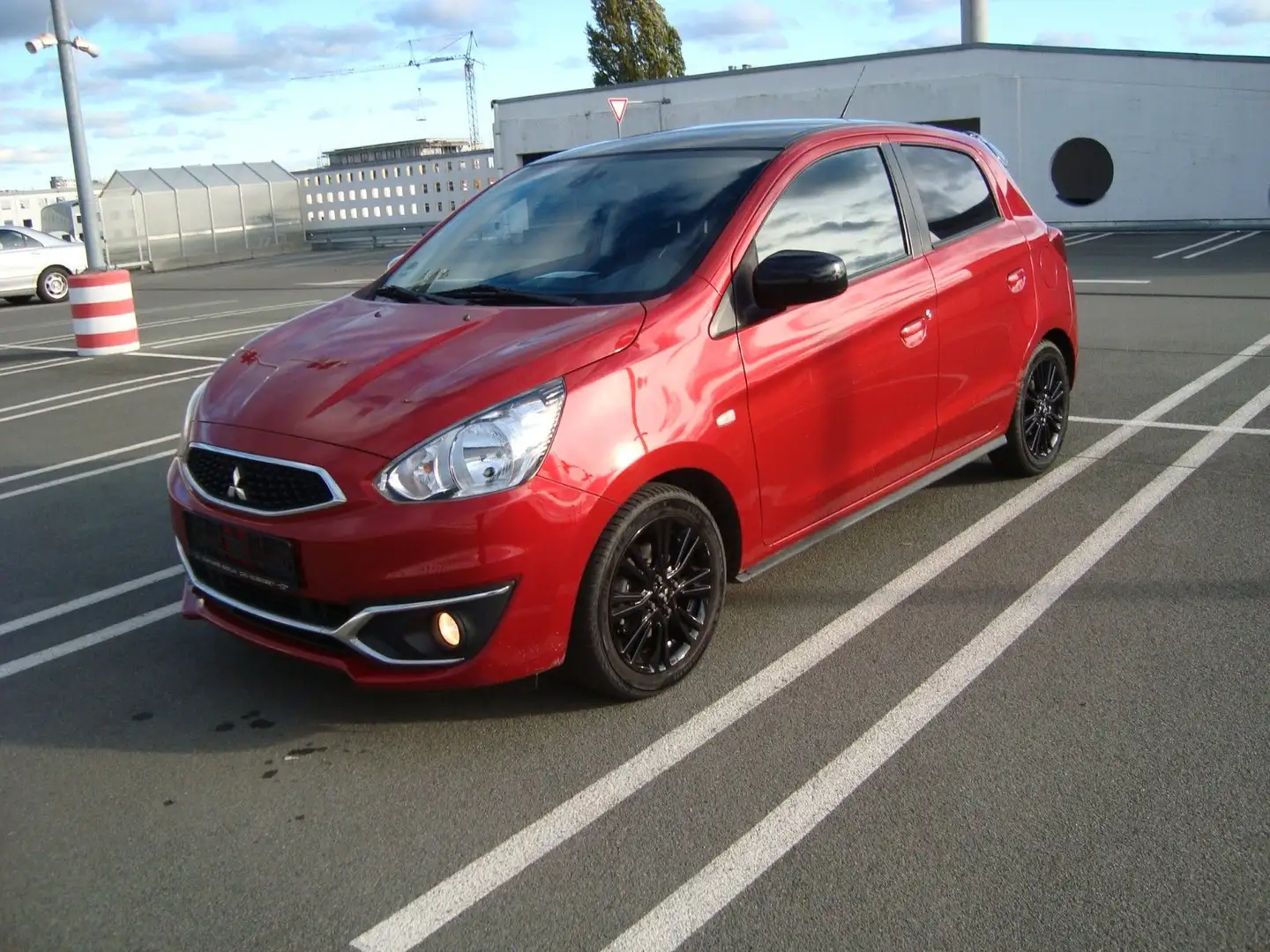 Mitsubishi Space Star Edition 100+1,2 Automatik,Klima,Navi Schwarz - 1