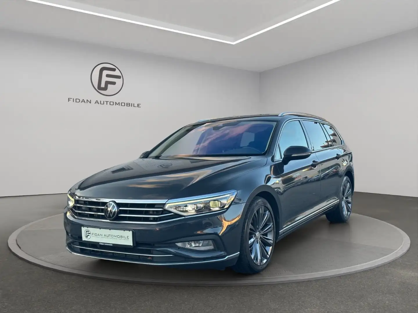 Volkswagen Passat Variant Elegance 4M*IQ*AHK*DCC*Kamera*ACC Grigio - 1