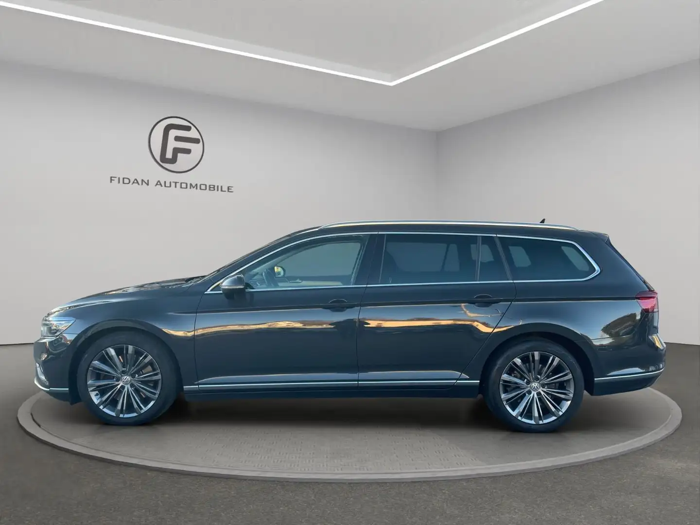 Volkswagen Passat Variant Elegance 4M*IQ*AHK*DCC*Kamera*ACC Grigio - 2