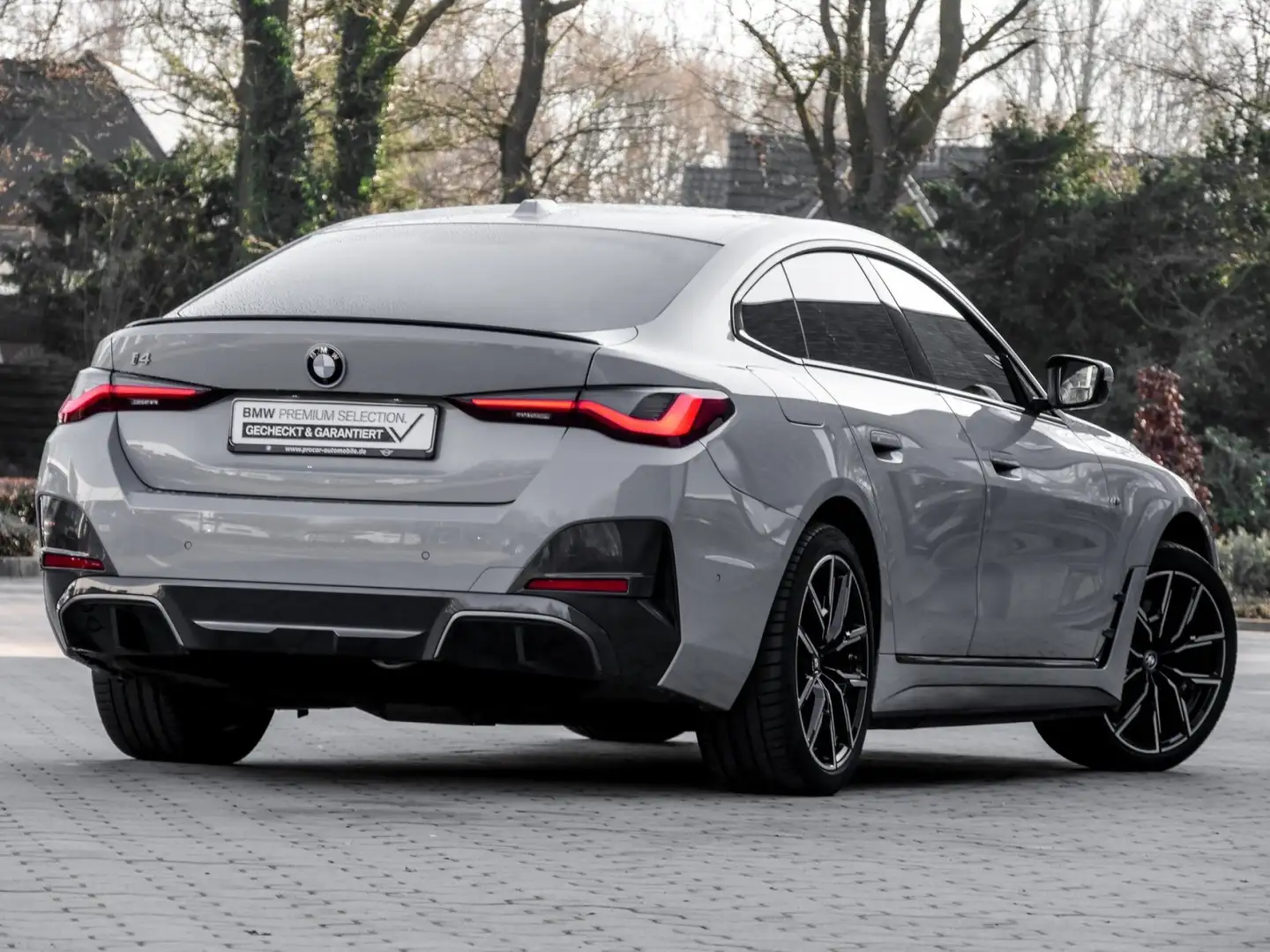 BMW i4 eDrive35 M SPORT PRO+H/K+AHK+HuD+ACC+PA Grau - 2