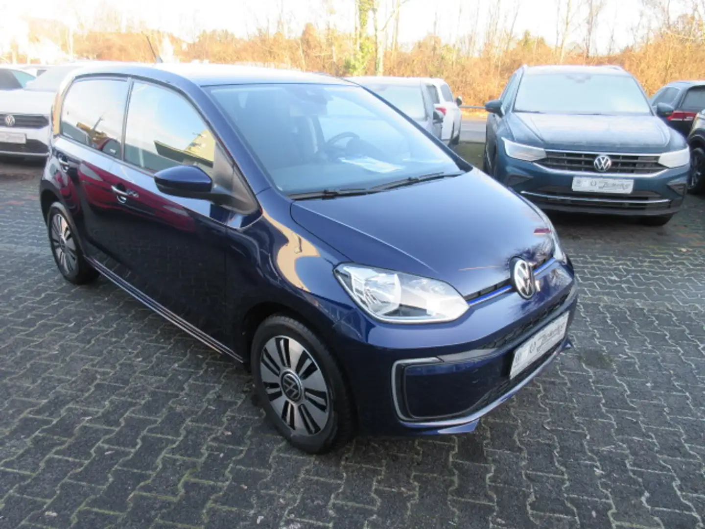 Volkswagen e-up! UNITED Automatik NAVIV. KAMERA ALU APS SITZHEIZUNG CLIMATRONIC Blau - 1