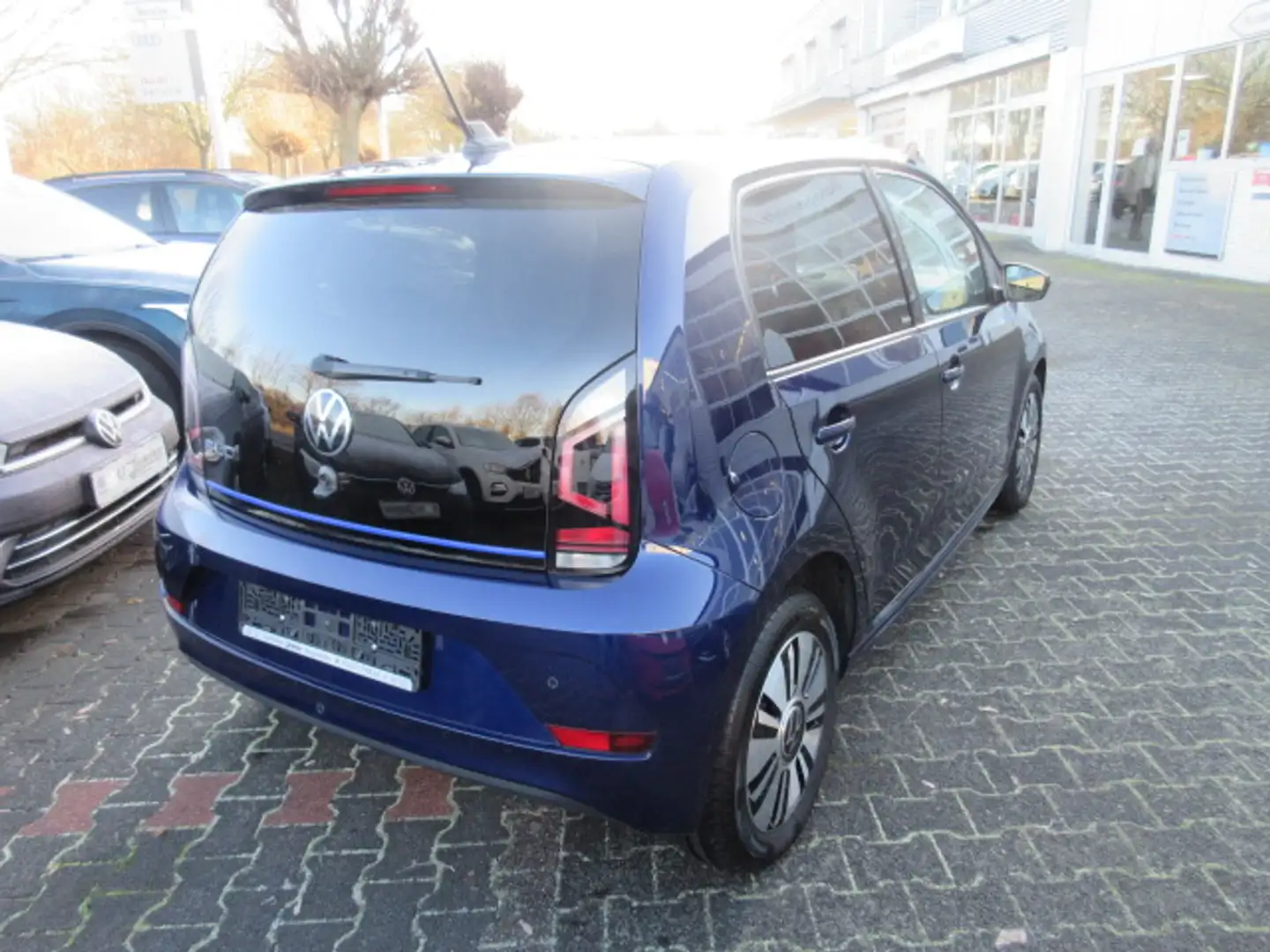 Volkswagen e-up! UNITED Automatik NAVIV. KAMERA ALU APS SITZHEIZUNG CLIMATRONIC Blau - 2