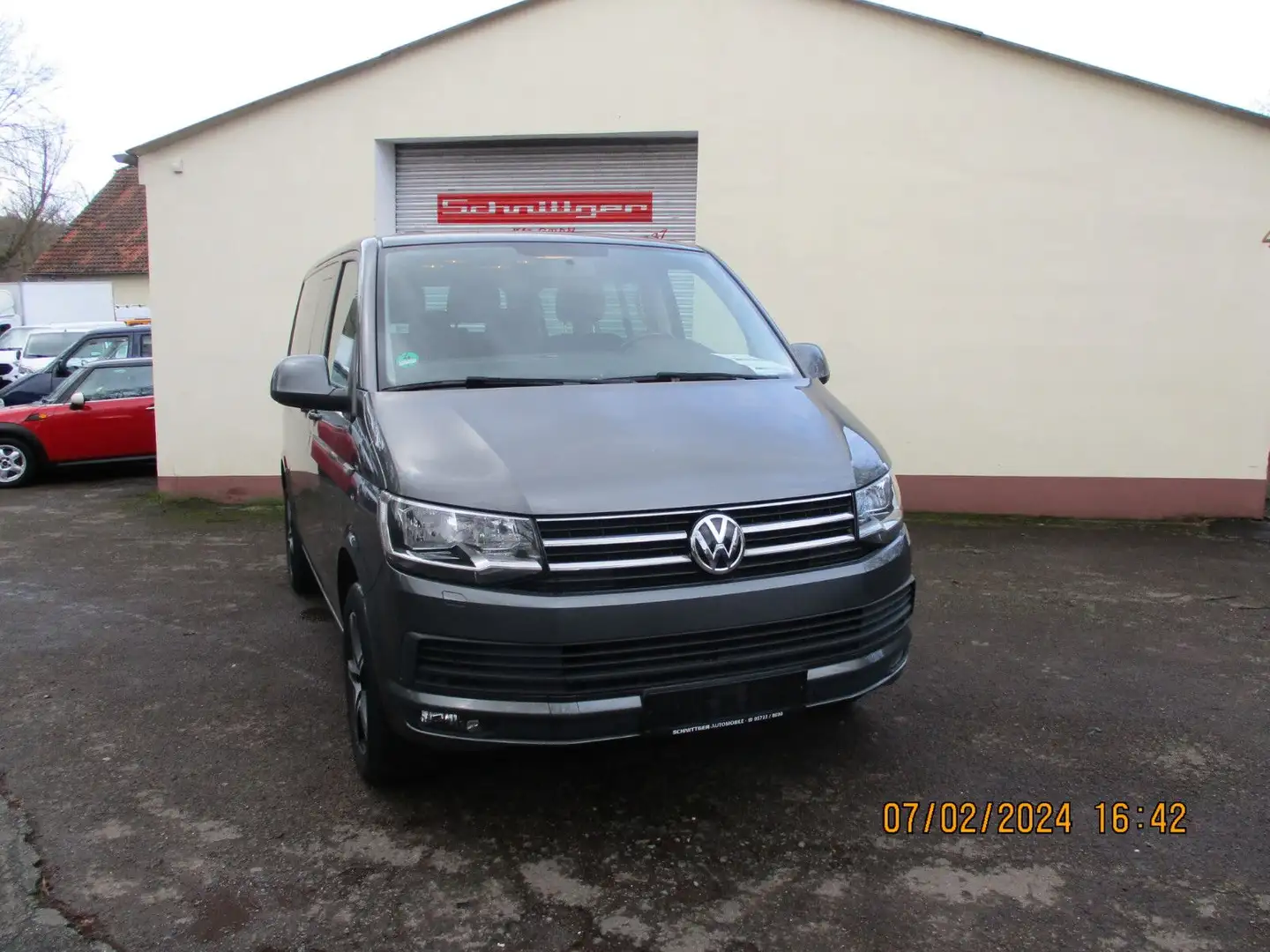 Volkswagen T6 Caravelle 2.0TDi  DSG+ Doppelschiebetür +Na Gris - 2