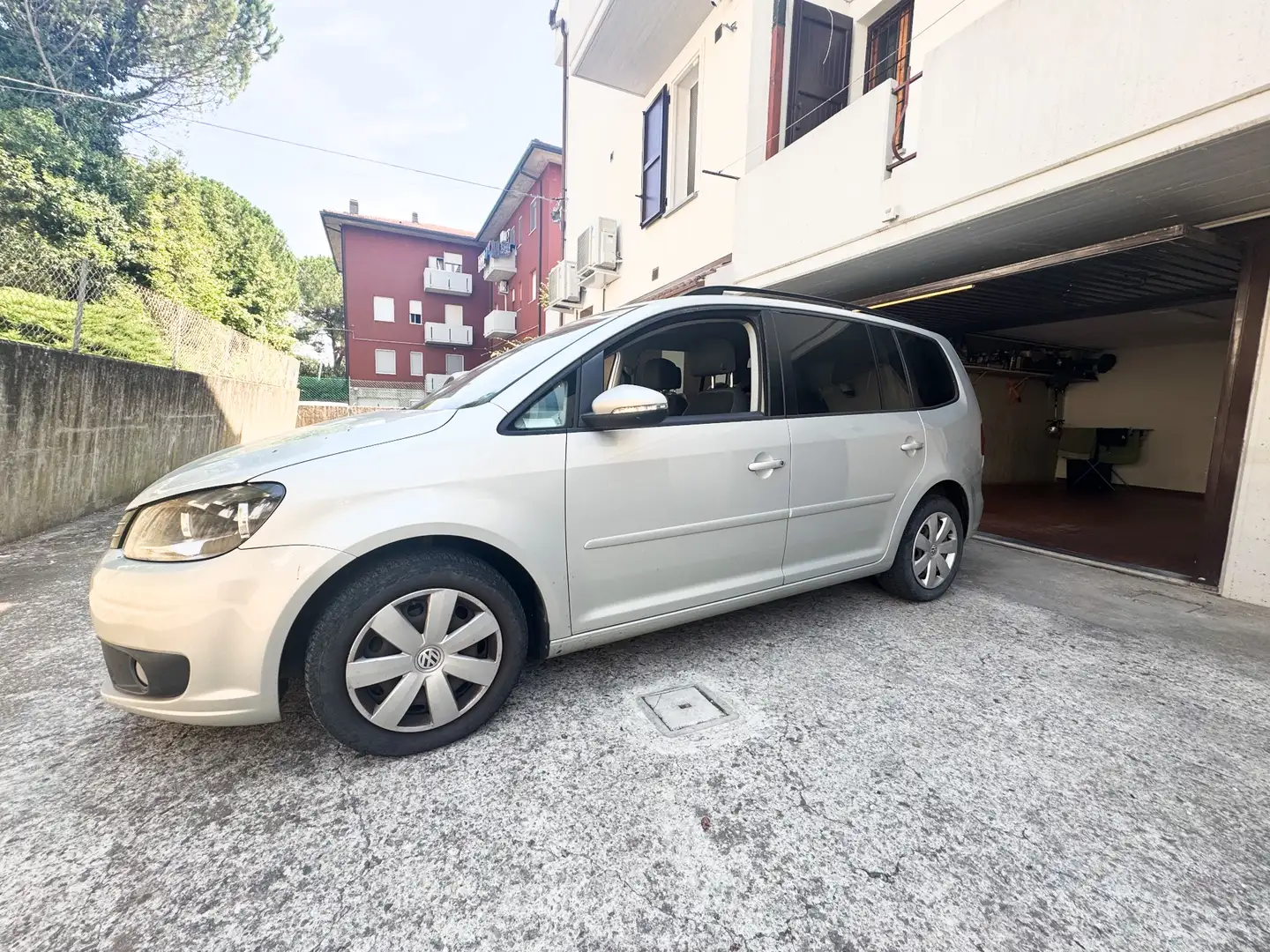 Volkswagen Touran Touran II 2010 1.6 tdi Comfortline Grigio - 2