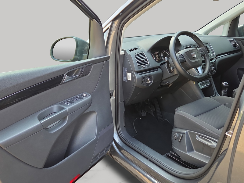 SEAT Alhambra 1.4 TSI Businessline Executive 7p — photo 14