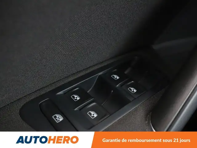 Volkswagen Golf view 26