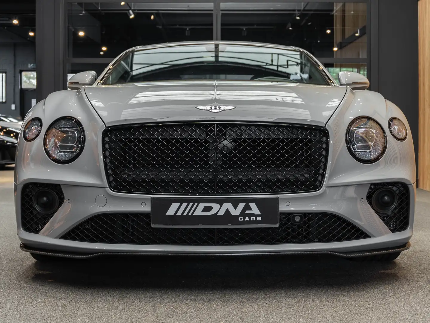 Bentley Continental GT W12 Speed Carbon 6.0 W12 Speed Carbon Pakket Šedá - 2