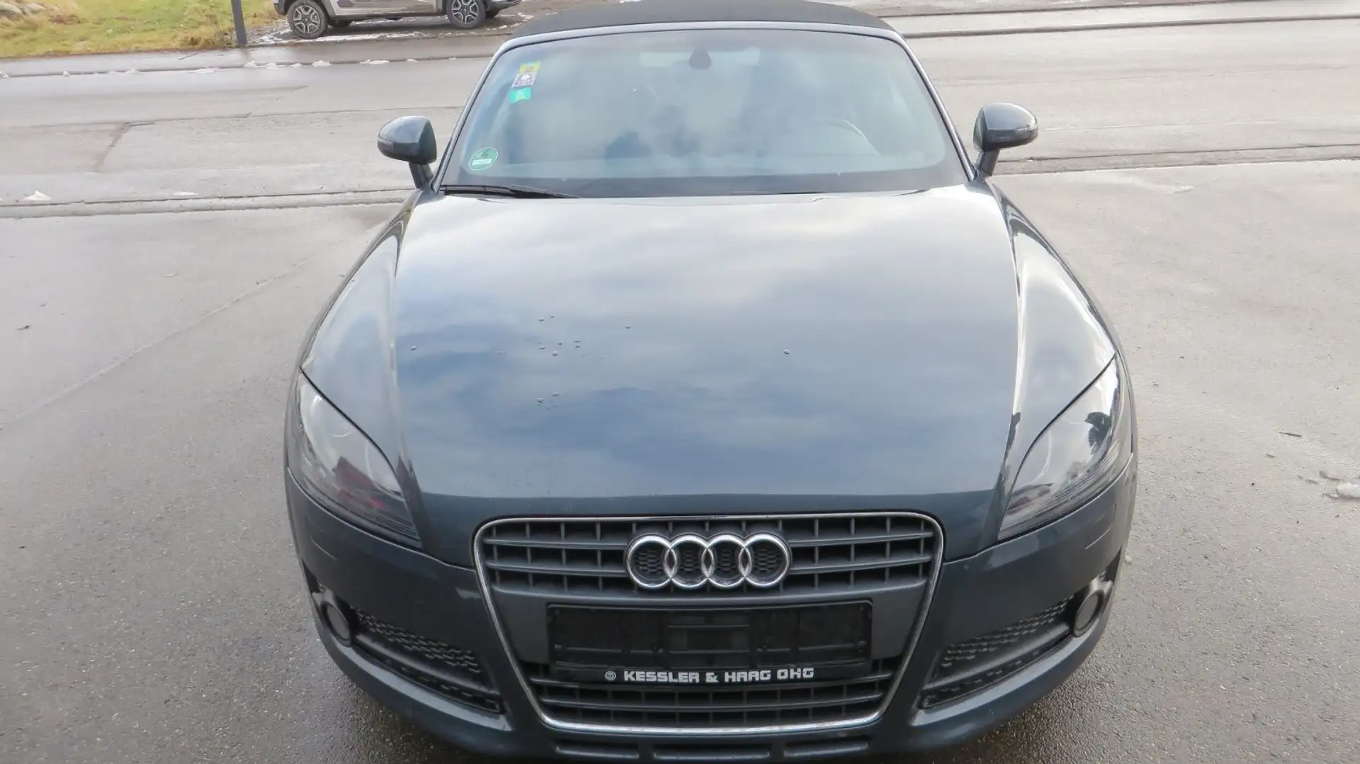 Audi TT Coupe/Roadster 1.8 TFSI Roadster Grau - 2