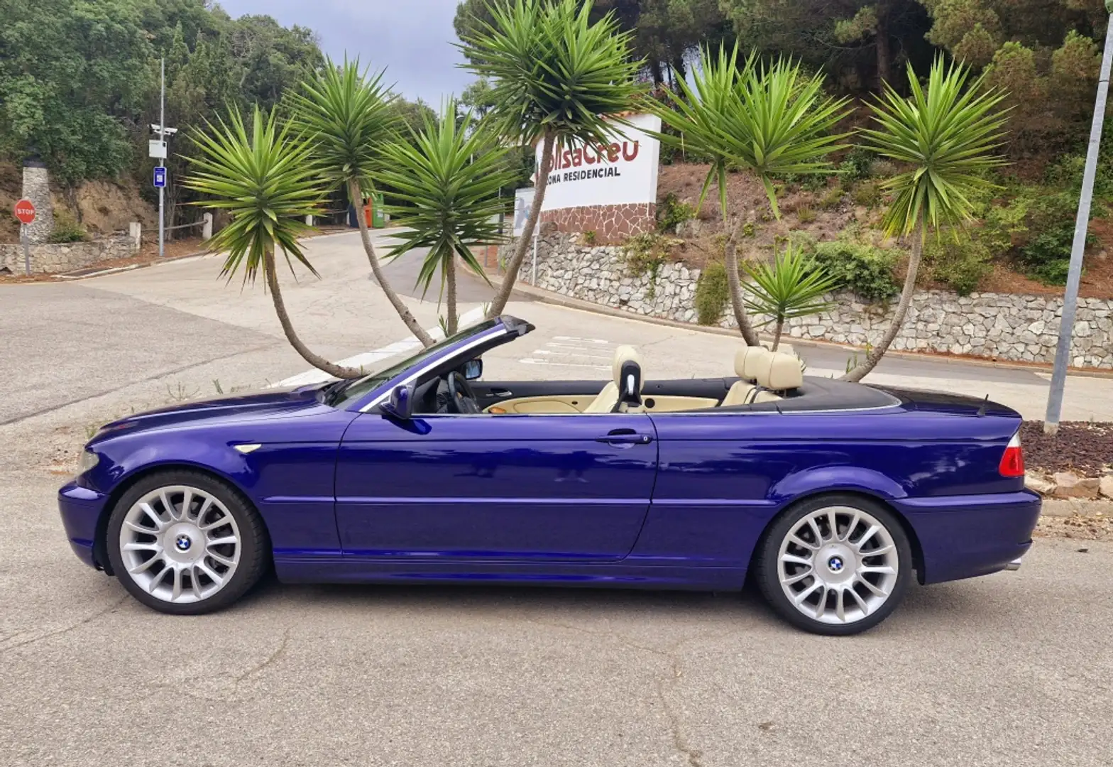 BMW 330 Ci Cabrio Burdeos - 2