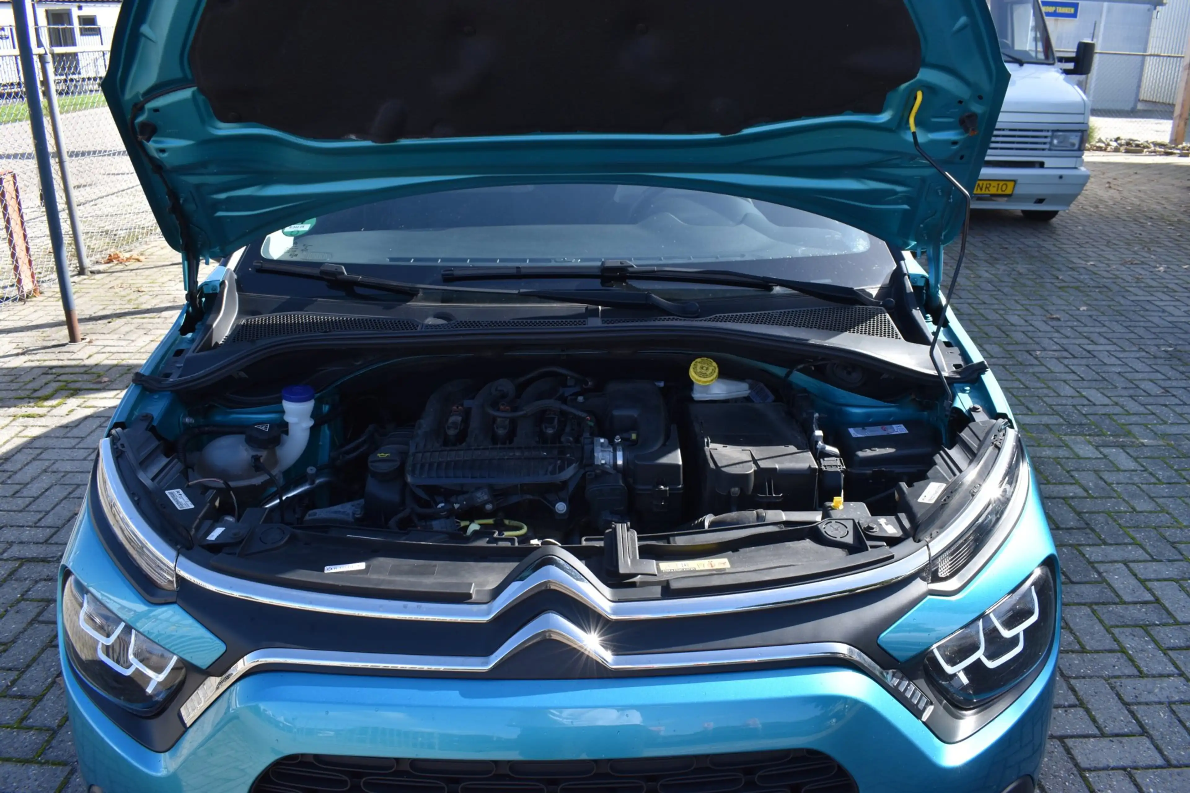 Citroen C3 1.2 PureTech Shine Business — photo 15
