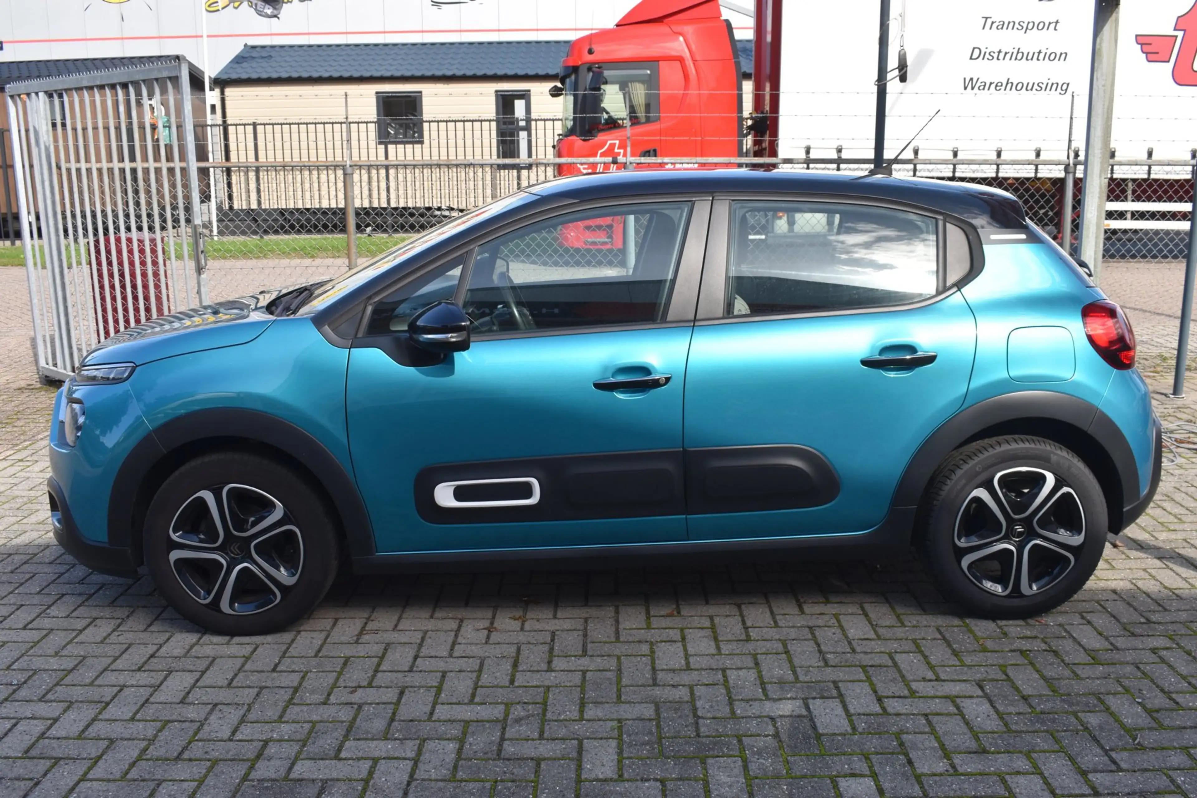 Citroen C3 1.2 PureTech Shine Business — photo 2
