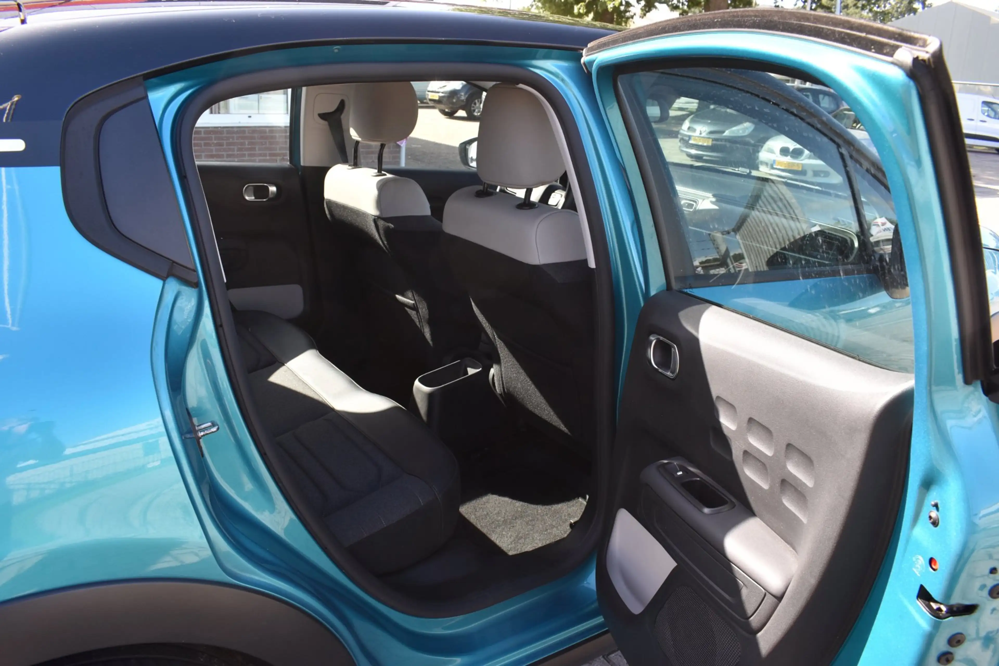 Citroen C3 1.2 PureTech Shine Business — photo 11