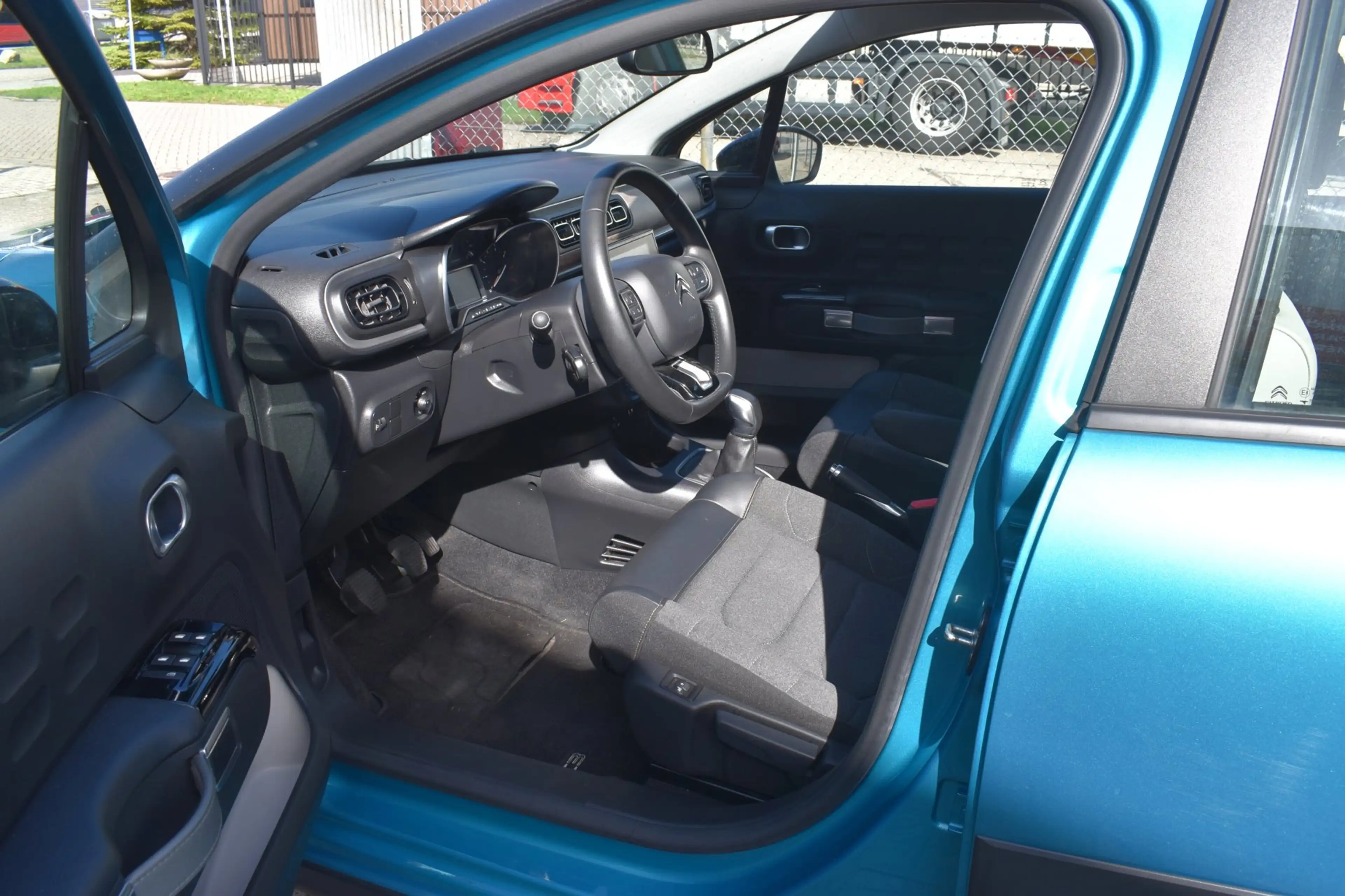 Citroen C3 1.2 PureTech Shine Business — photo 5