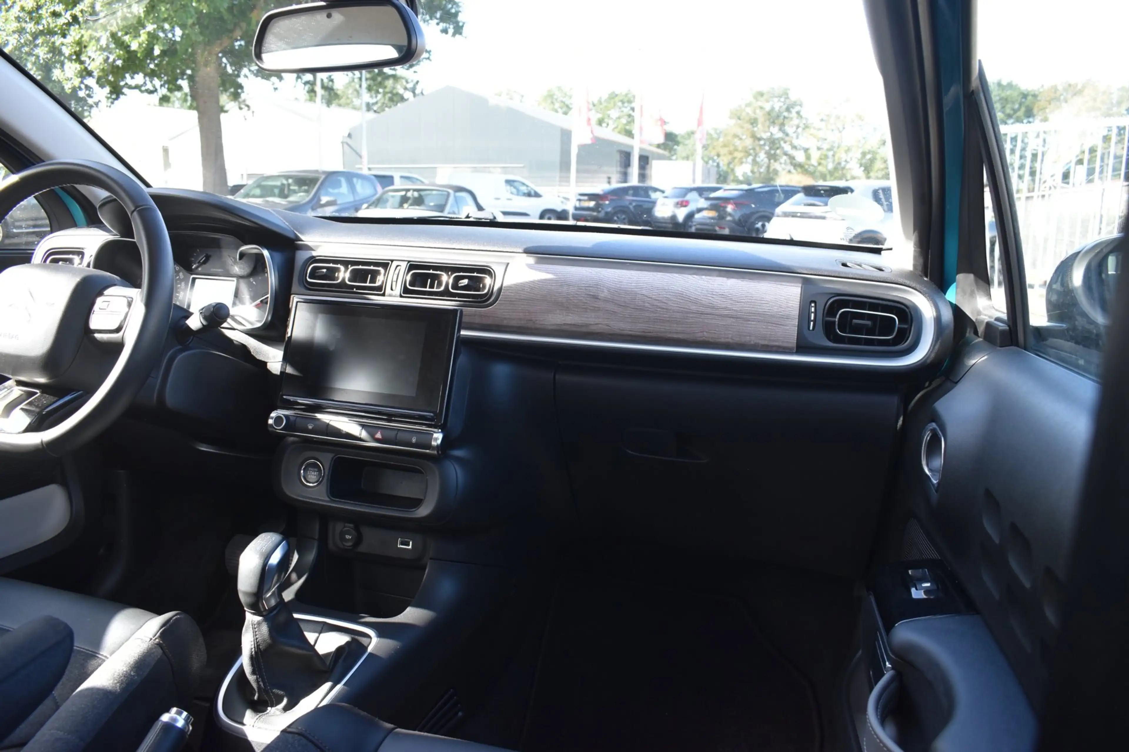 Citroen C3 1.2 PureTech Shine Business — photo 9