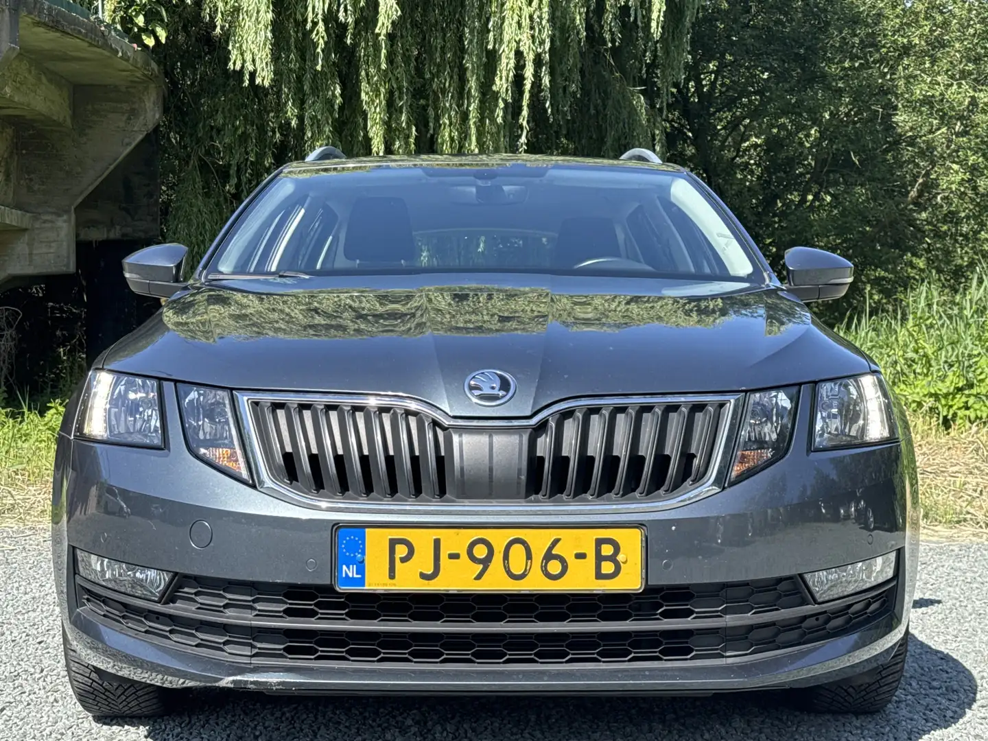 Skoda Octavia Combi TSI AMBITION BUSINESS TREKHAAK/CAMERA/NAVI/A Grijs - 2