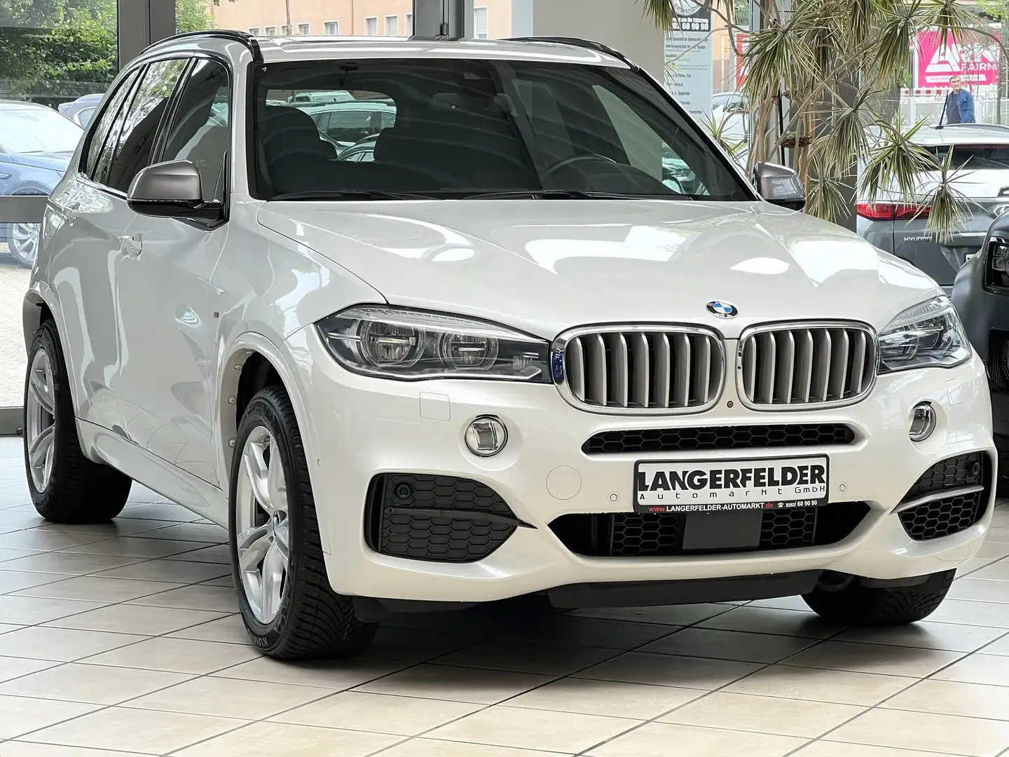 BMW X5 M X5 M50d NIGHTVISION|PANO|AHK|HUD|HARMAN|CARPLAY Blanc - 1