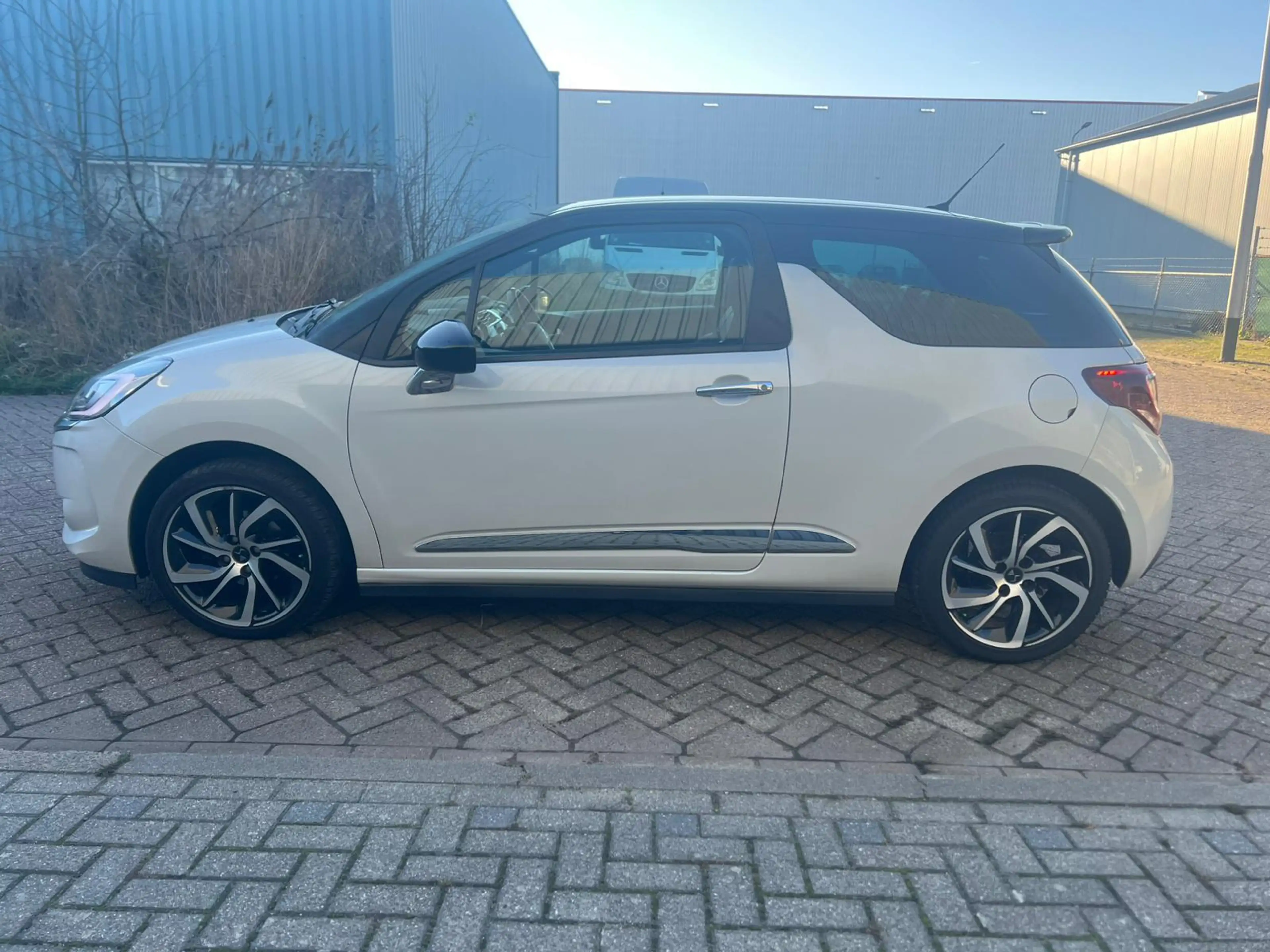 DS Automobiles DS 3 1.2 PureTech Sport Chic Automaat Leder Stoelverwar — photo 3