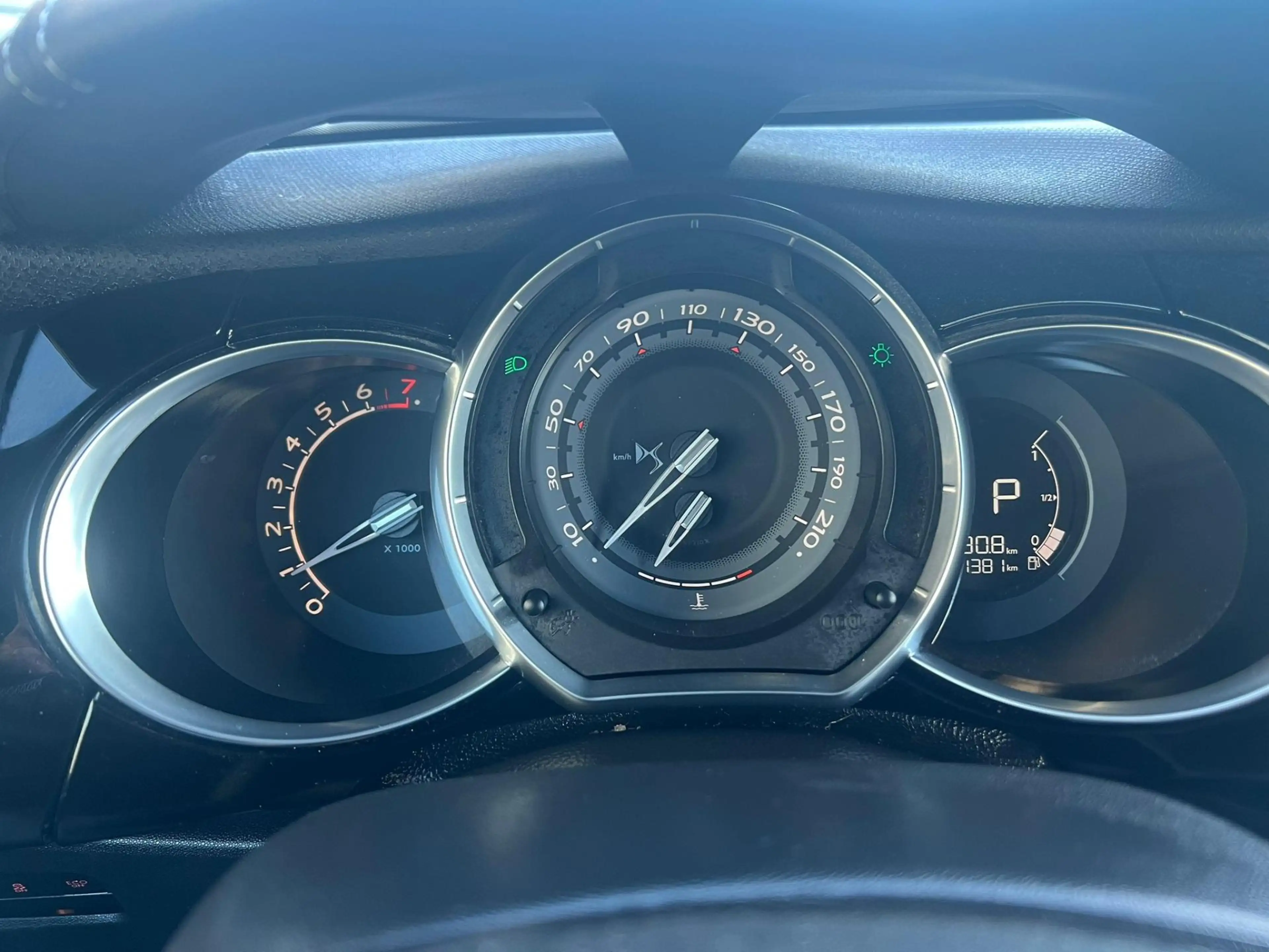 DS Automobiles DS 3 1.2 PureTech Sport Chic Automaat Leder Stoelverwar — photo 13