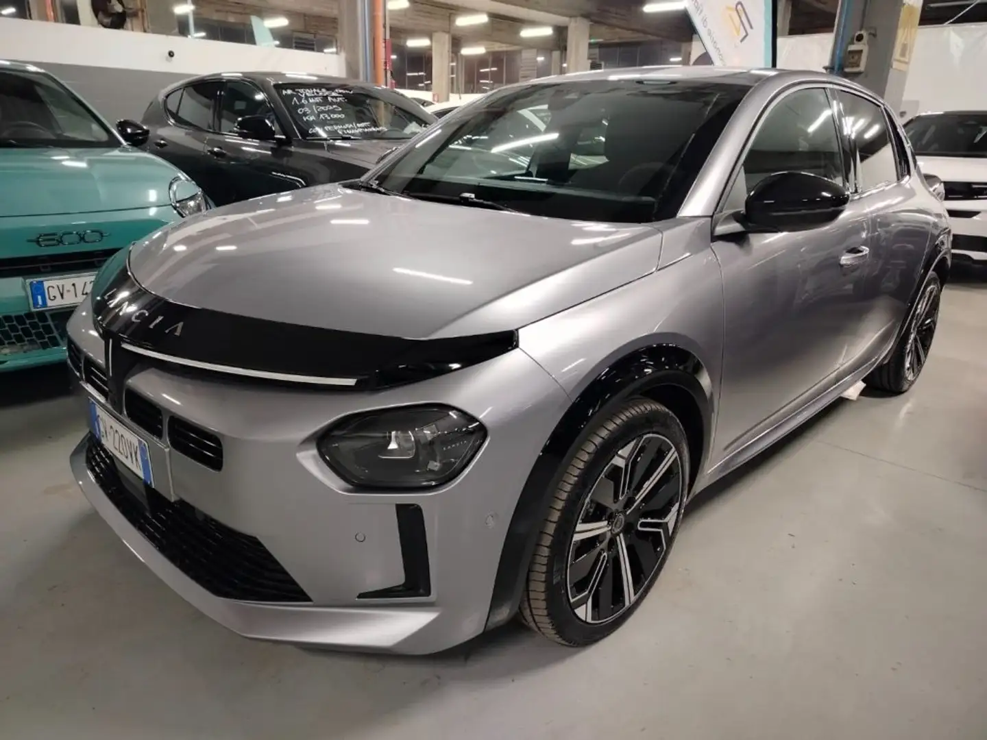 Lancia Ypsilon Hybrid e-DCT LX Argent - 1