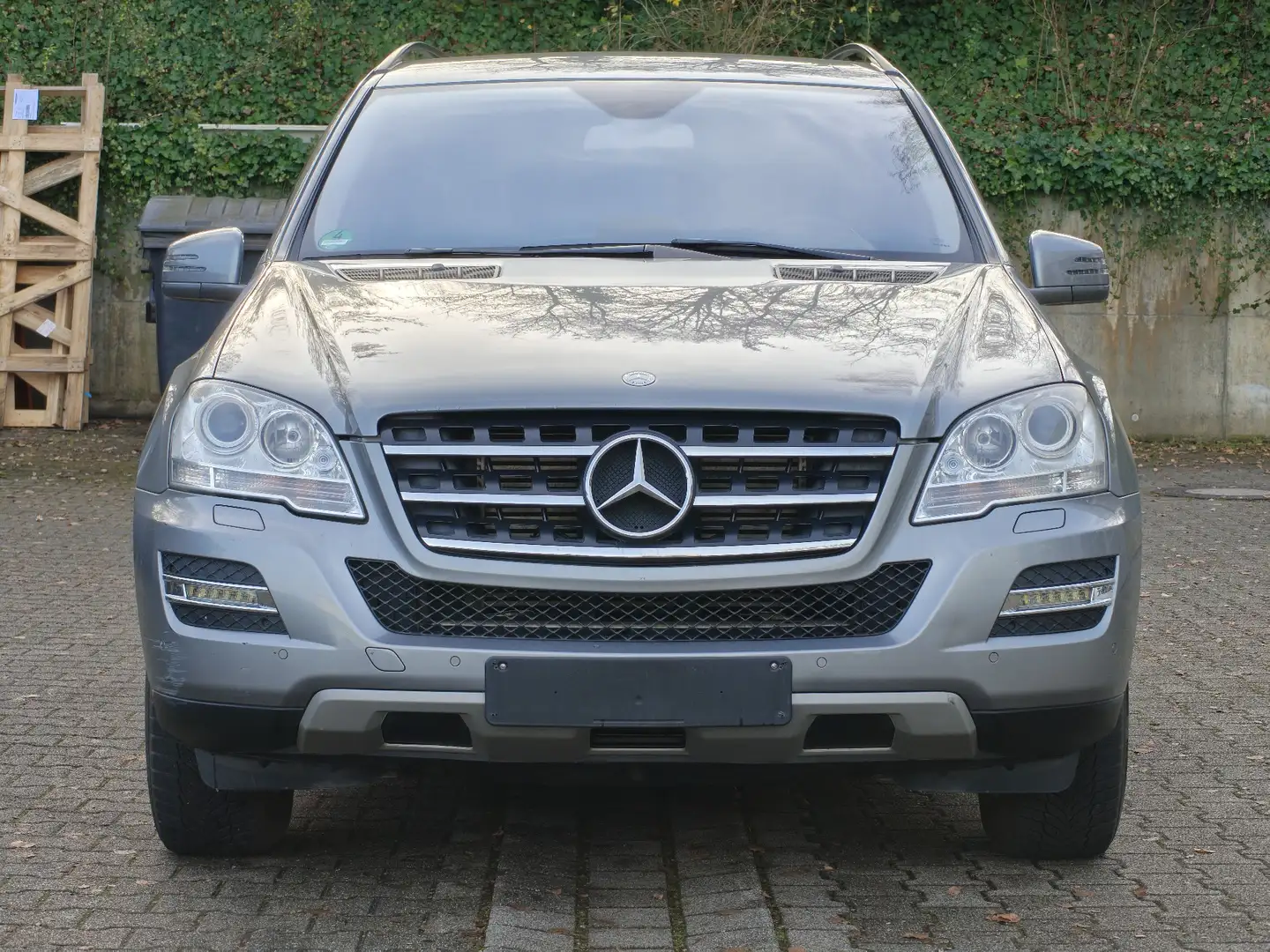 Mercedes-Benz ML 300 M-Klasse Diesel CDI 4Matic 7G-TRONIC DPF *AHK* Grau - 2