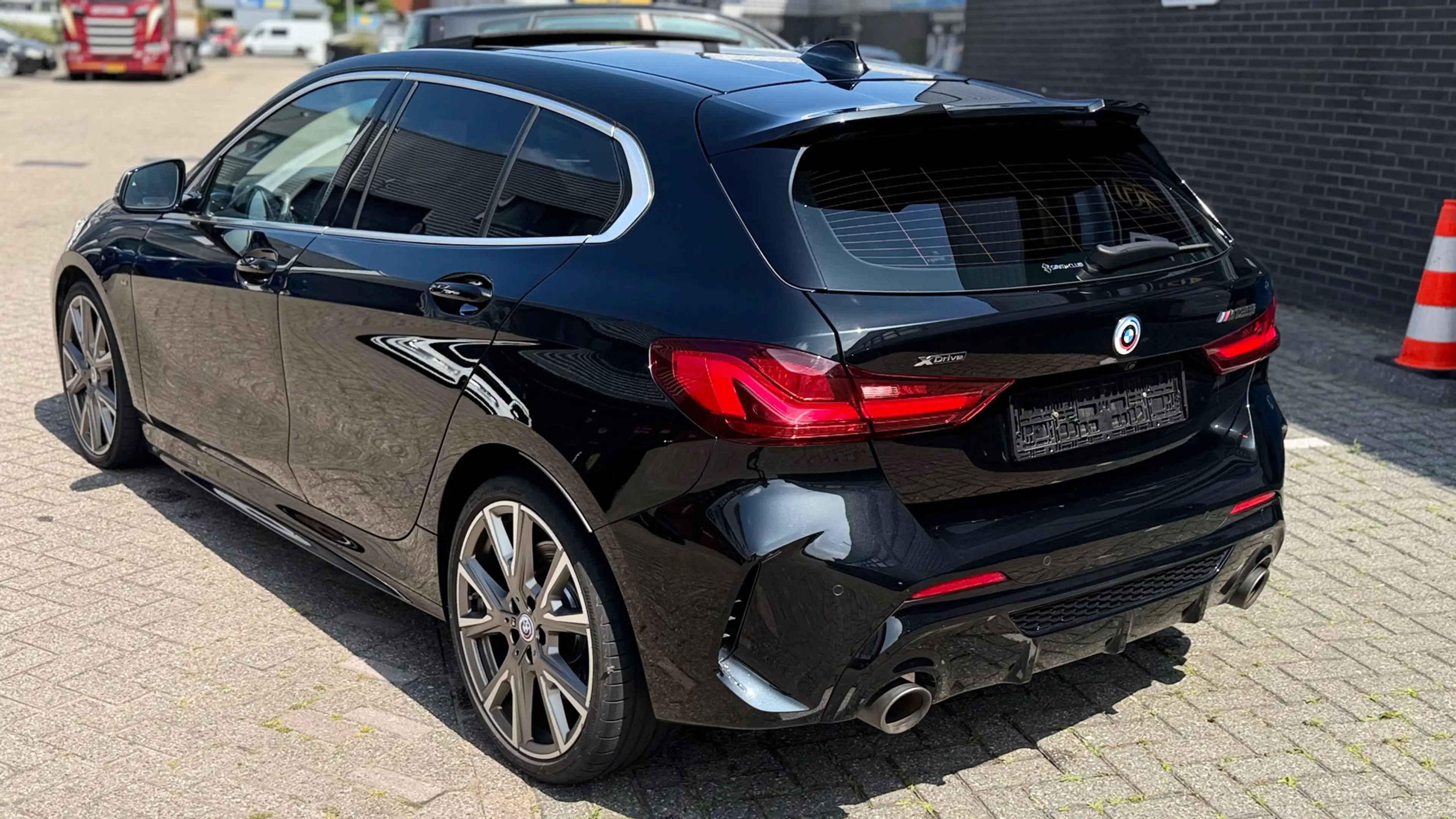 BMW 135 1-serie M135i xDrive High Executive — photo 5
