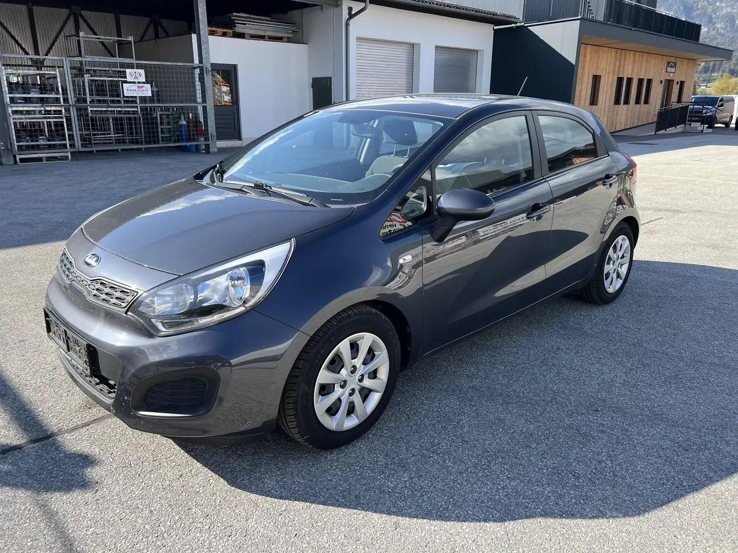 Kia Rio 1,2 MPI Silber - 2