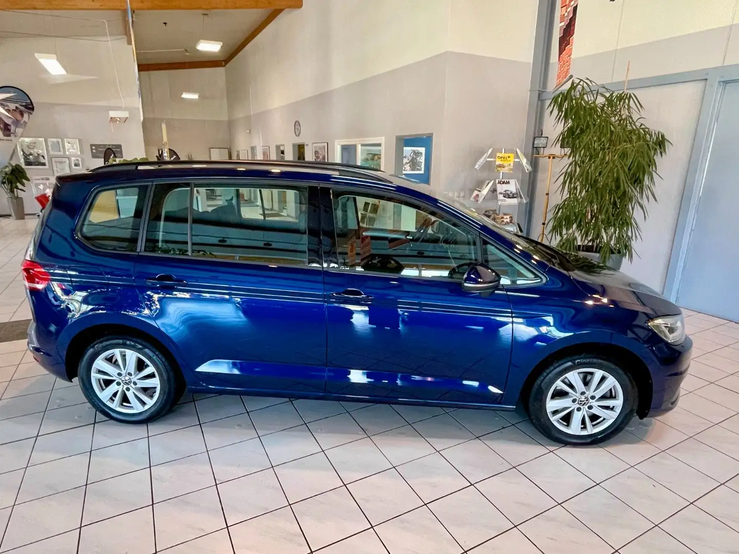 Volkswagen Touran "Comfortline"LED*Kamera*NAVI*Massage*8-fac Bleu - 2