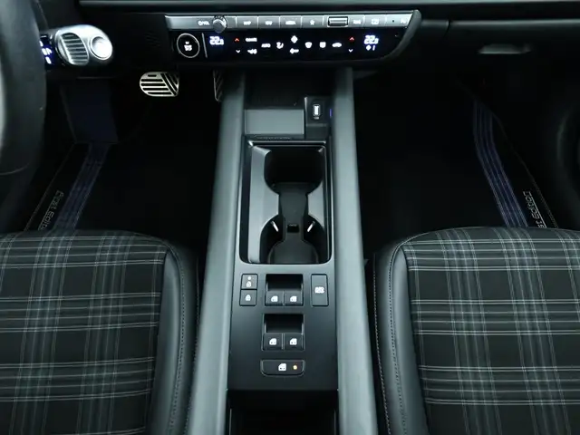 Hyundai IONIQ 6 view 13