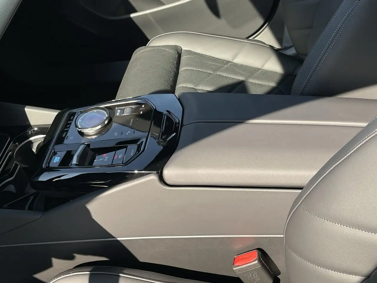 BMW i5 снимка BMW i5