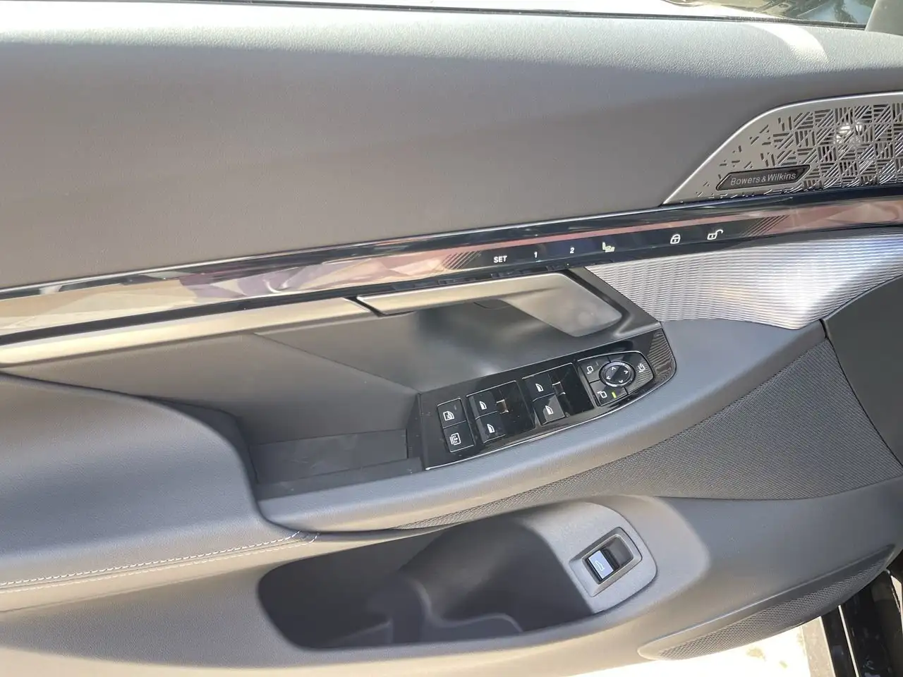 BMW i5 снимка BMW i5