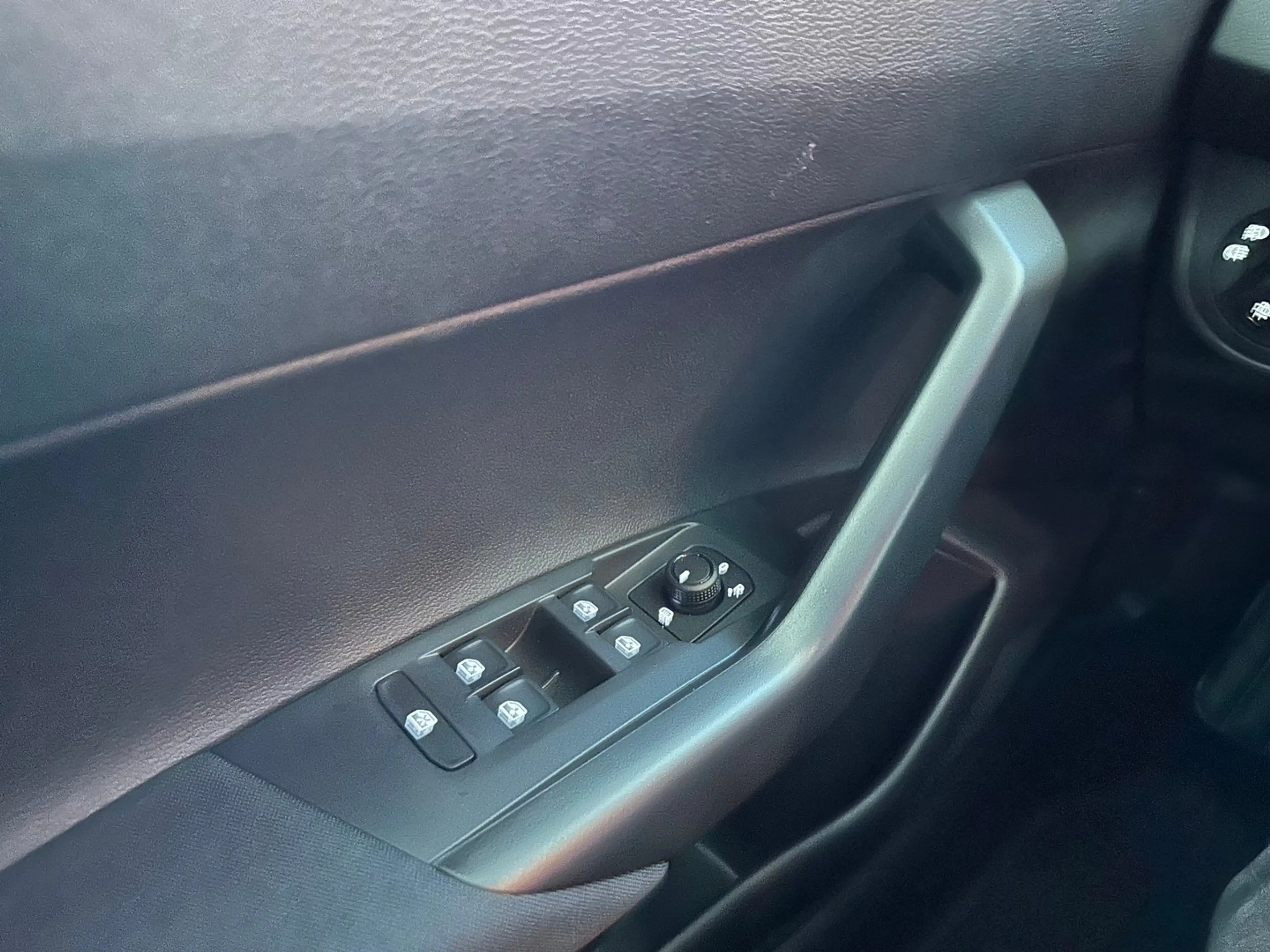 Volkswagen Taigo 4Me TSI — photo 15