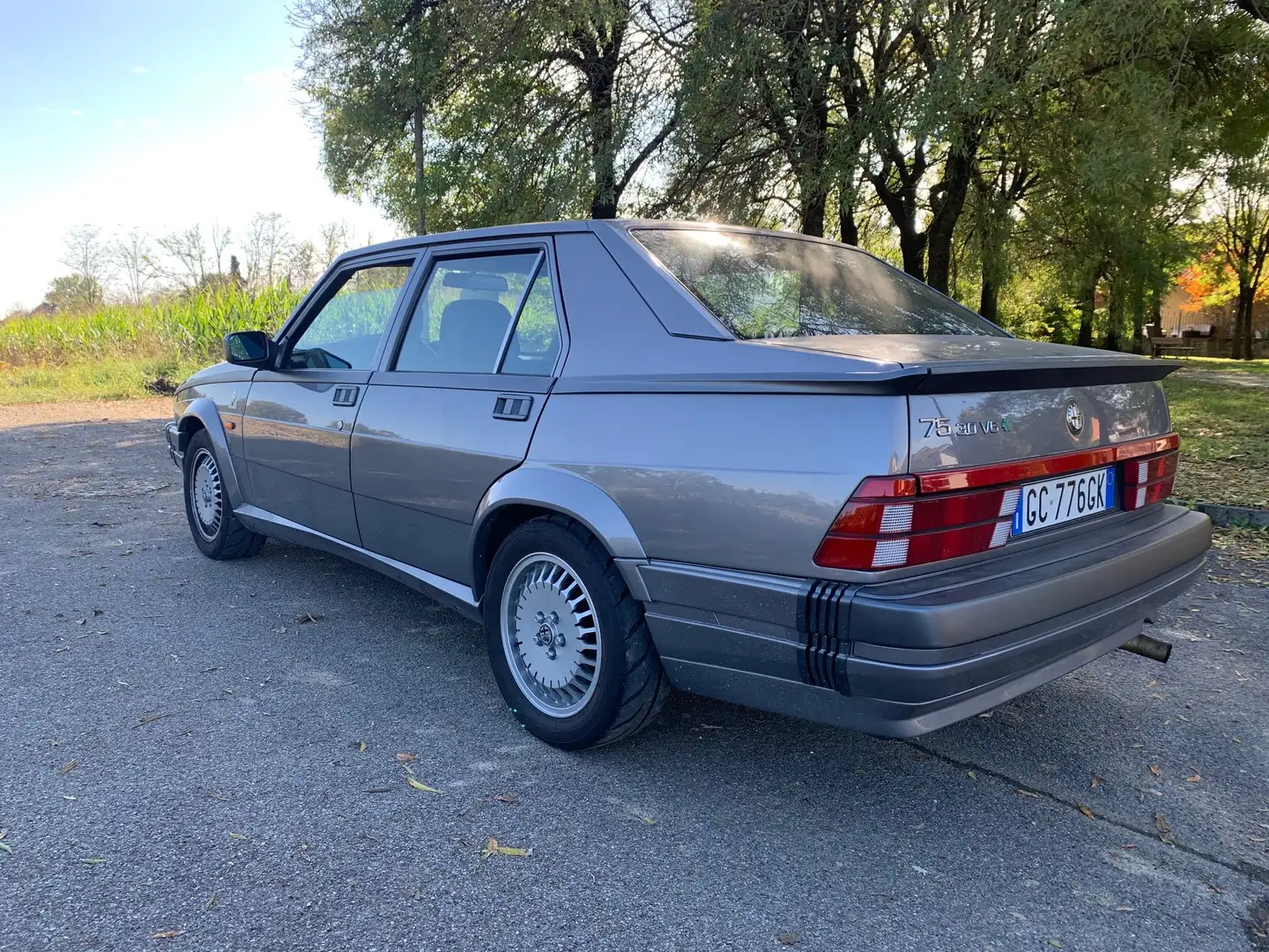 Alfa Romeo 75 3.0 V6 QUADRIFOGLIO VERDE - "MOTORE NUOVO" Grijs - 2
