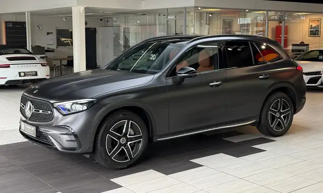 Mercedes-Benz GLC view 2