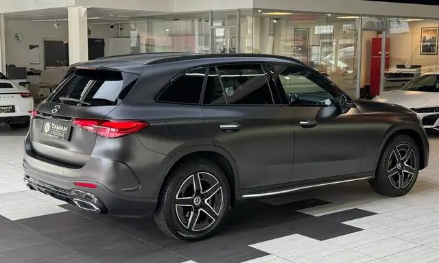 Mercedes-Benz GLC view 9