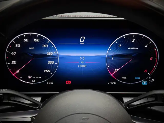 Mercedes-Benz GLC view 13