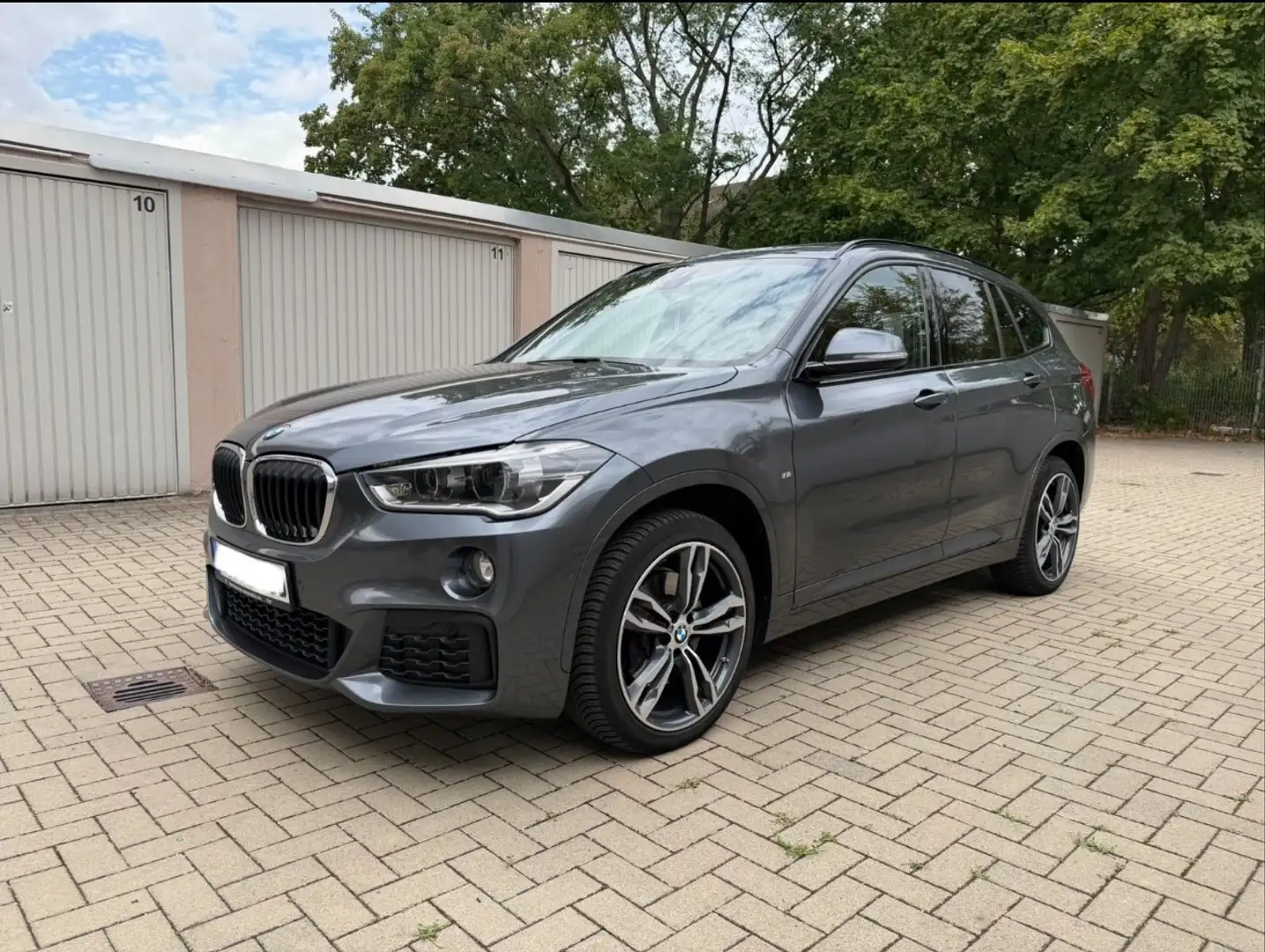 BMW X1 xDrive 25iA - 1