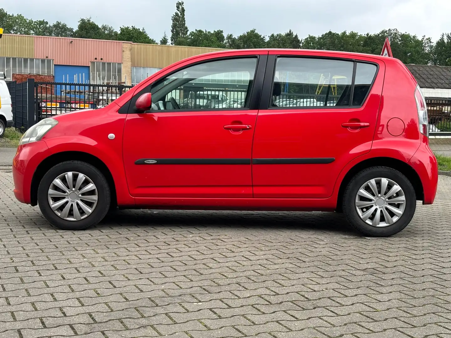 Daihatsu Sirion 2 1.3-16V Comfort | Airco| Rood - 2