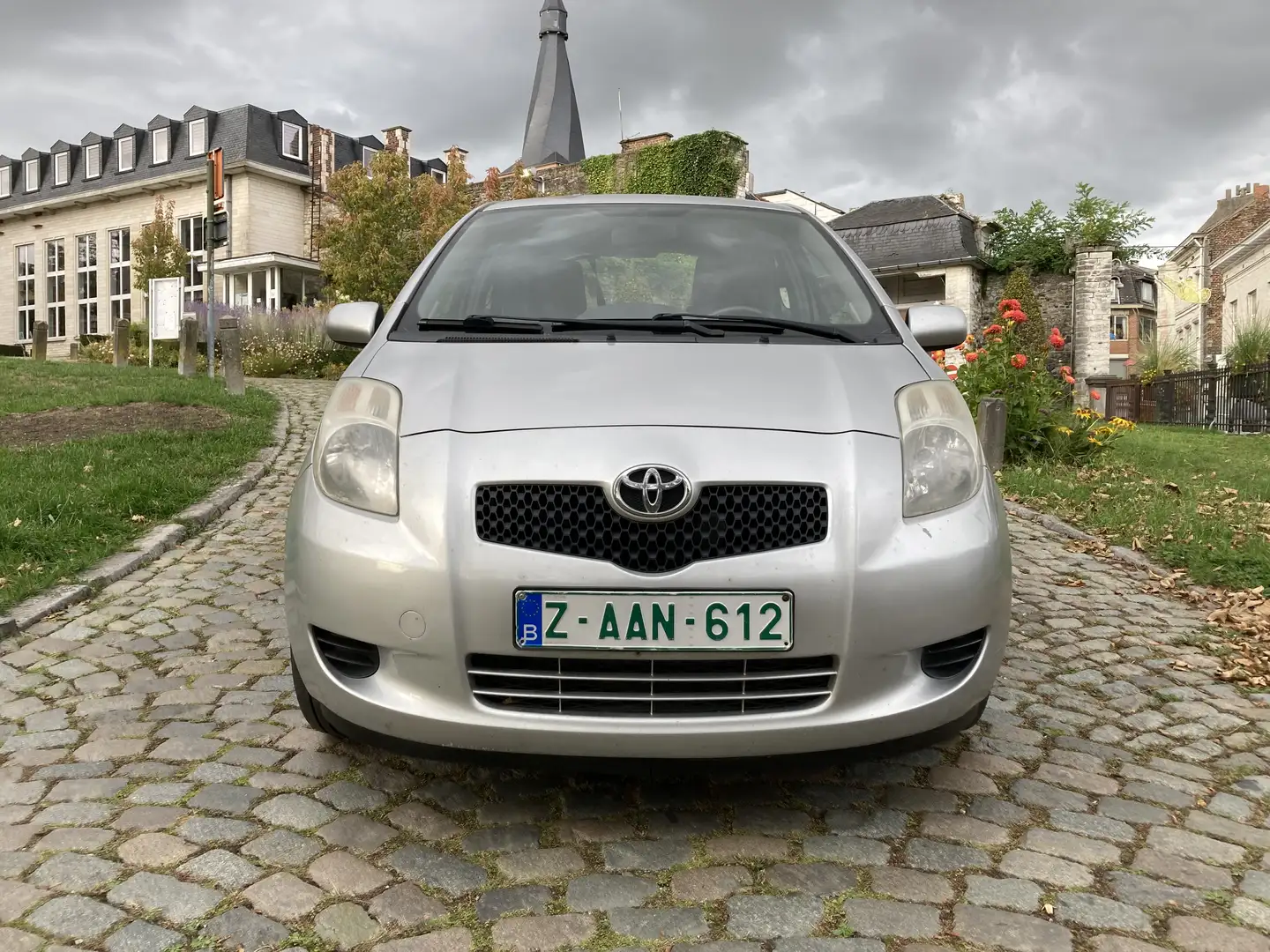 Toyota Yaris 1.0i // GARANTIE 12 MOIS Silber - 2