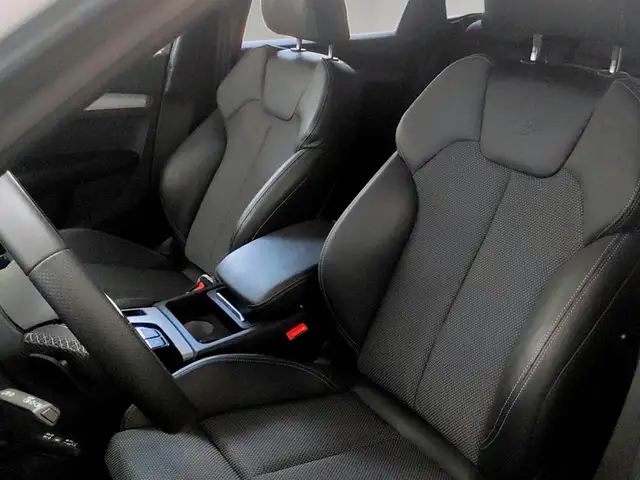 Audi Q5 view 7