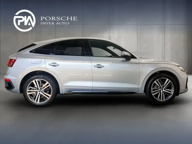 Audi Q5 view 3