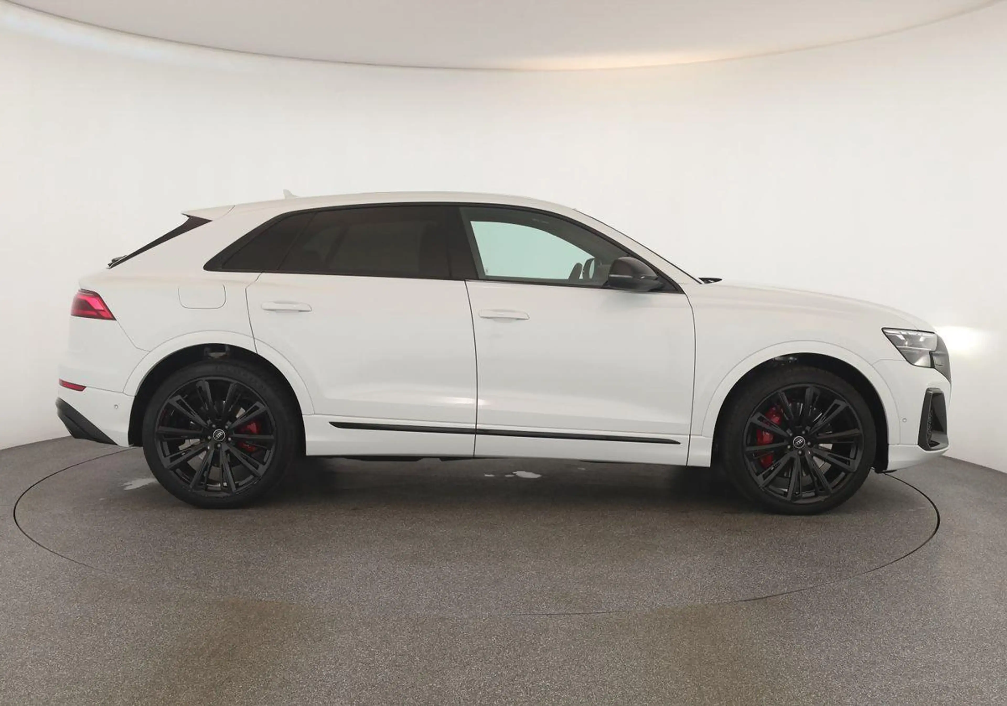 Audi SQ8 TFSI Facelift Leder Matrix Pano BangO ACC 23 — photo 4