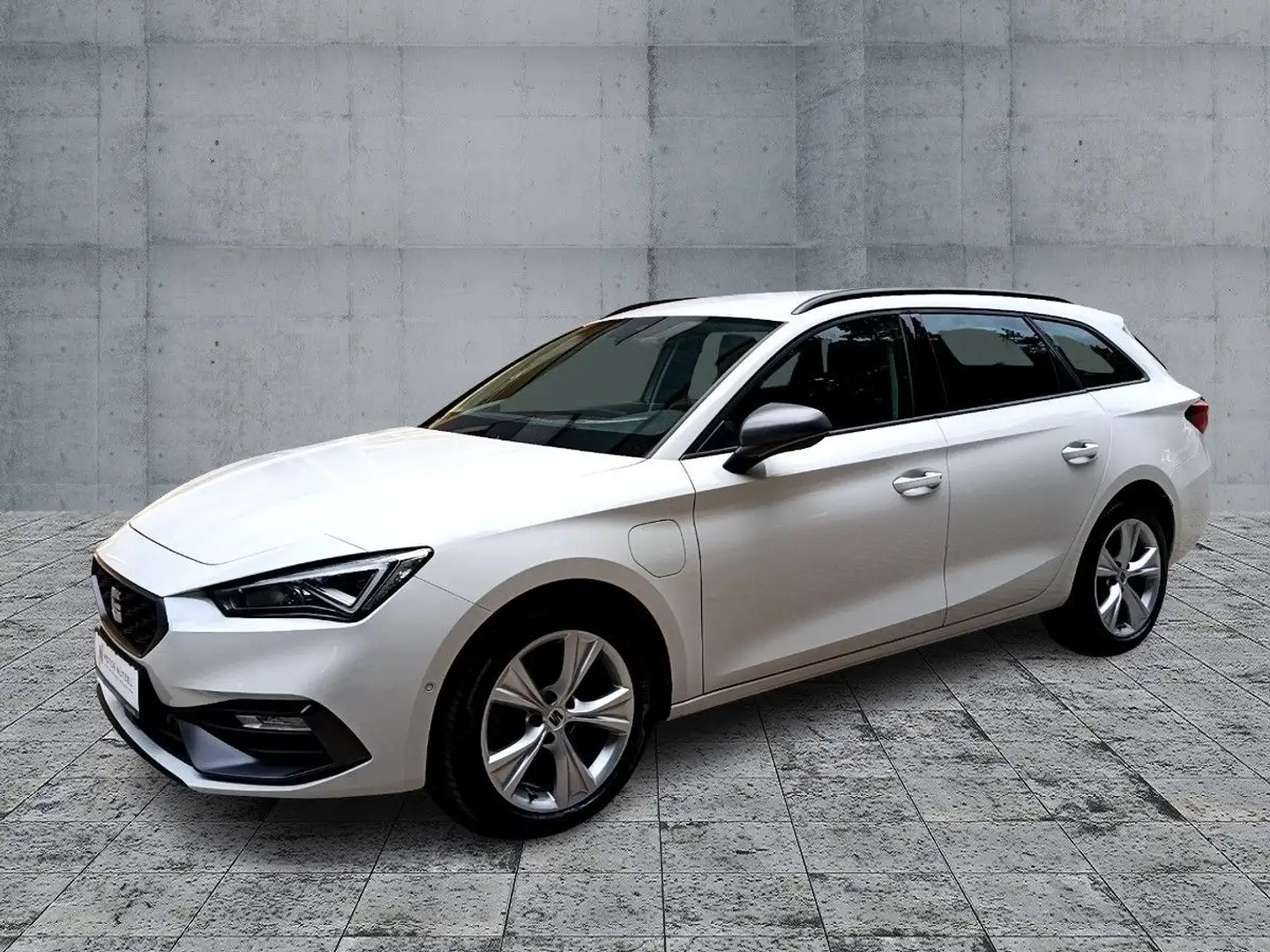 SEAT Leon Sportstourer FR-LINE 1.4 eHYBRID NAV+AHK+VC Weiß - 2
