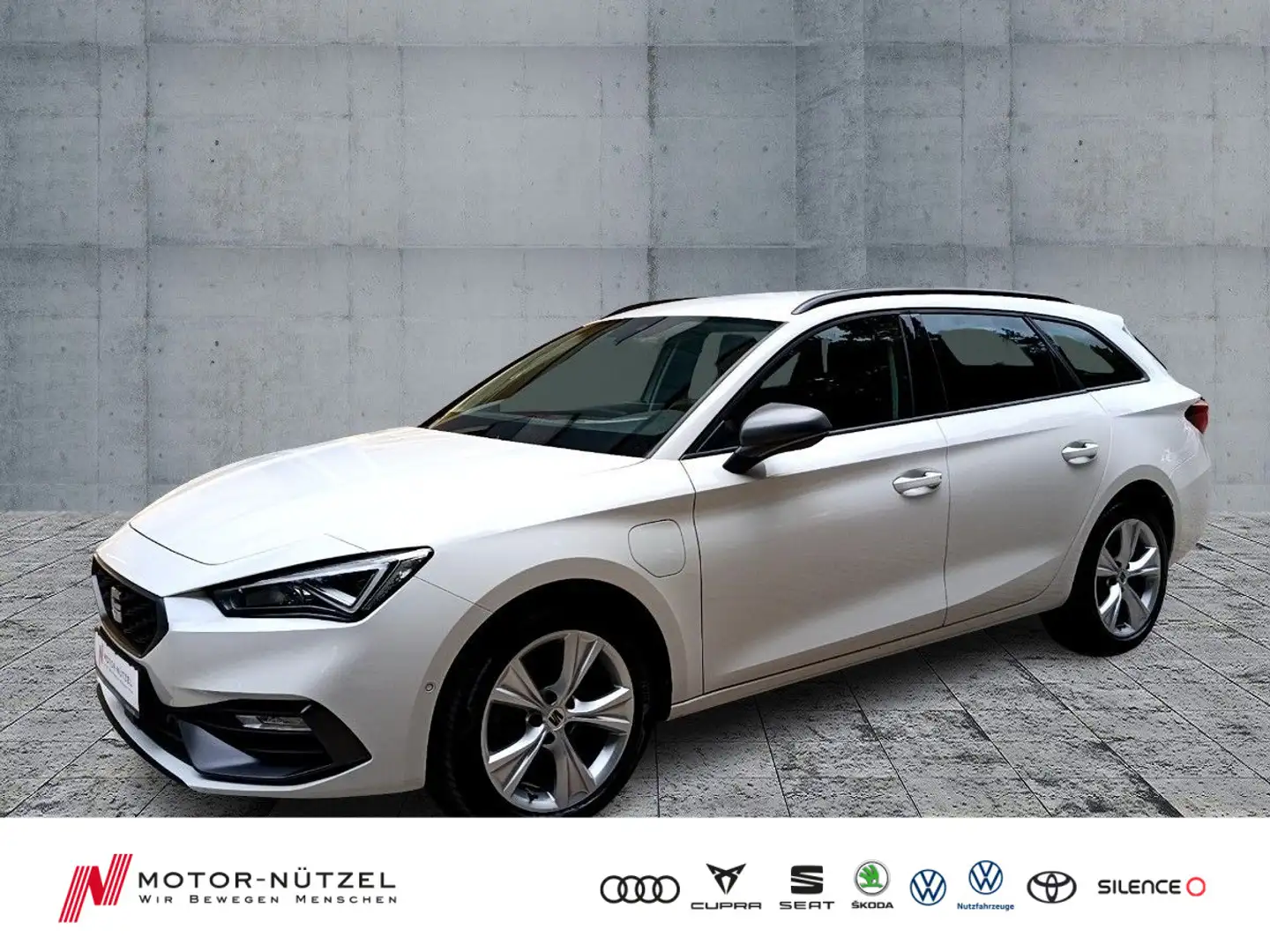 SEAT Leon Sportstourer FR-LINE 1.4 eHYBRID NAV+AHK+VC Weiß - 1