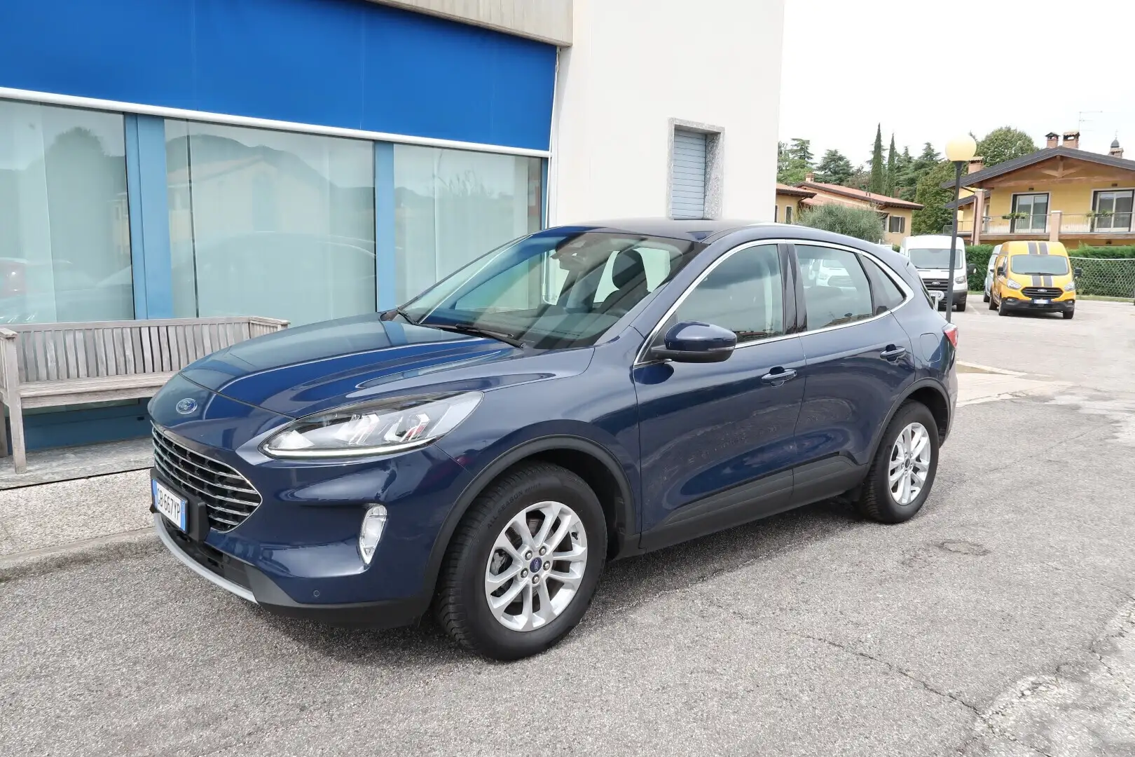 Ford Kuga 1.5 EcoBlue 120 CV Titanium Bleu - 1