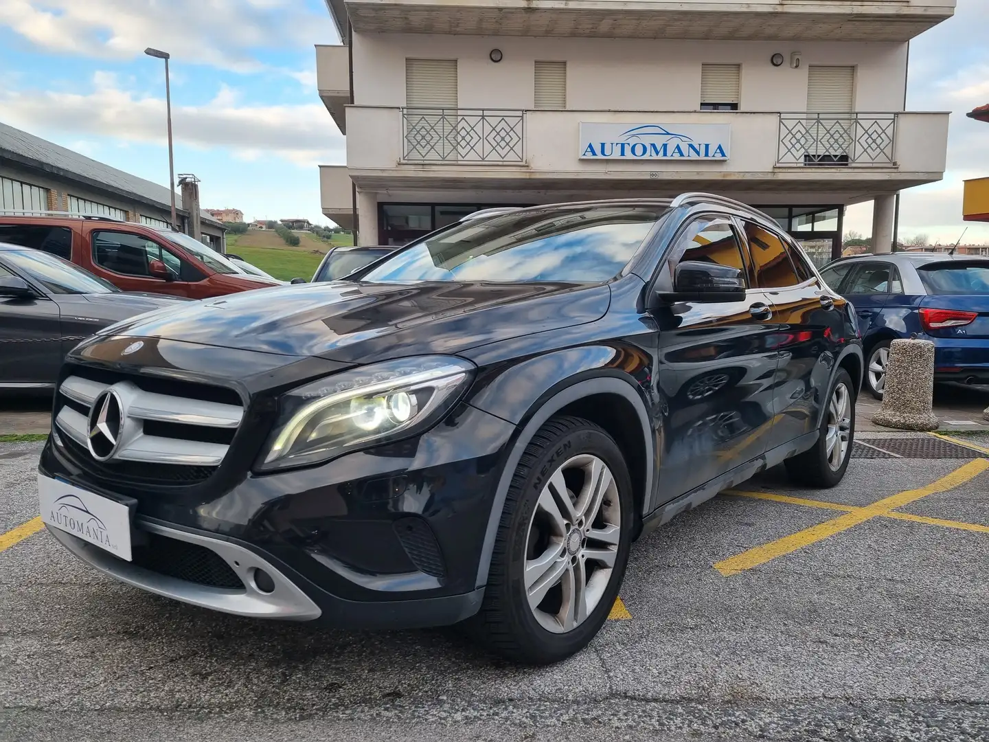 Mercedes-Benz GLA 200 d (cdi) Premium auto Tetto Ap. Pelle Totale Zwart - 1