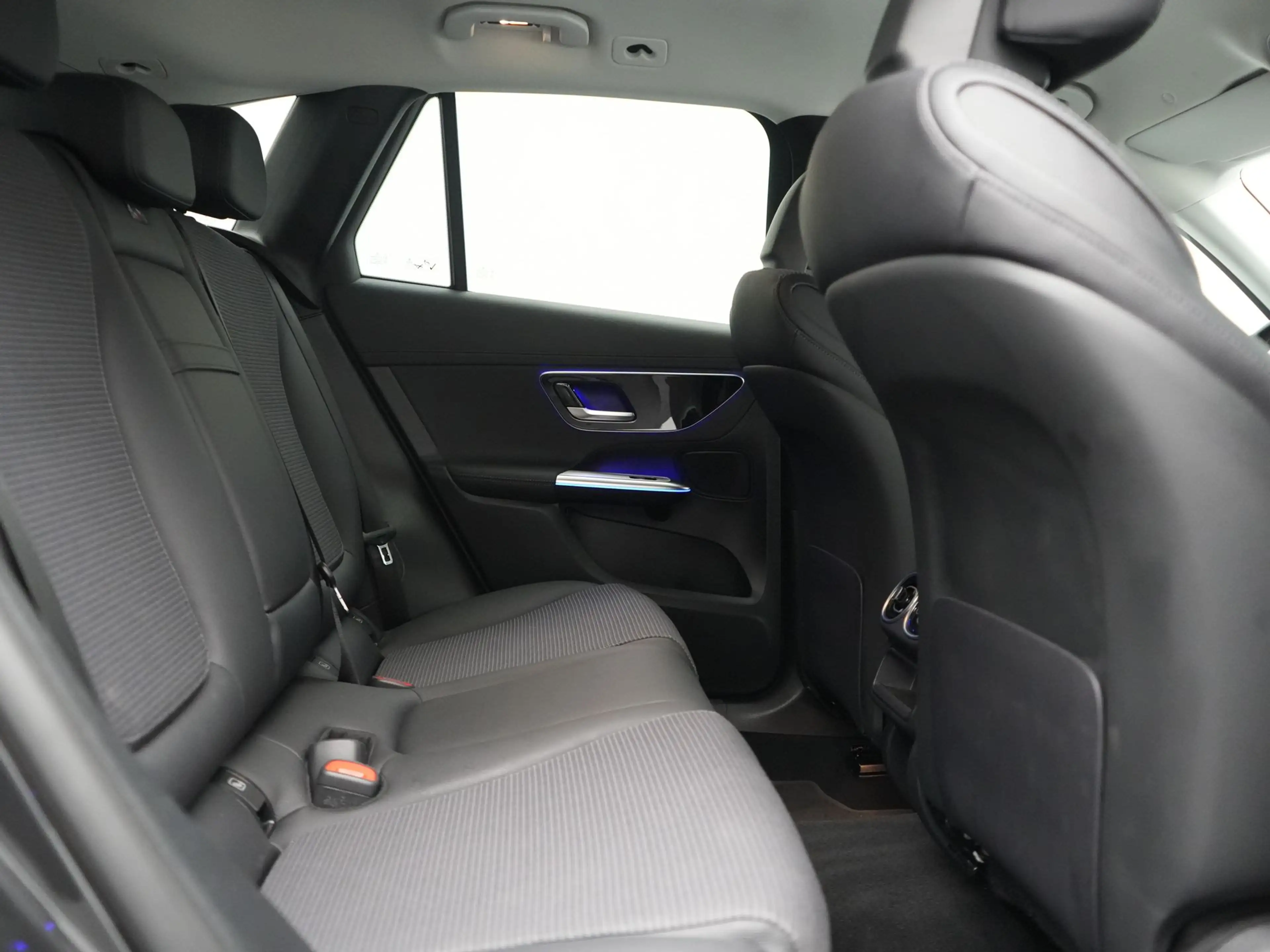 Mercedes-Benz GLC 300 300e 4MATIC Luxury Line PHEV 313pk Dealer O.H. | T — photo 6
